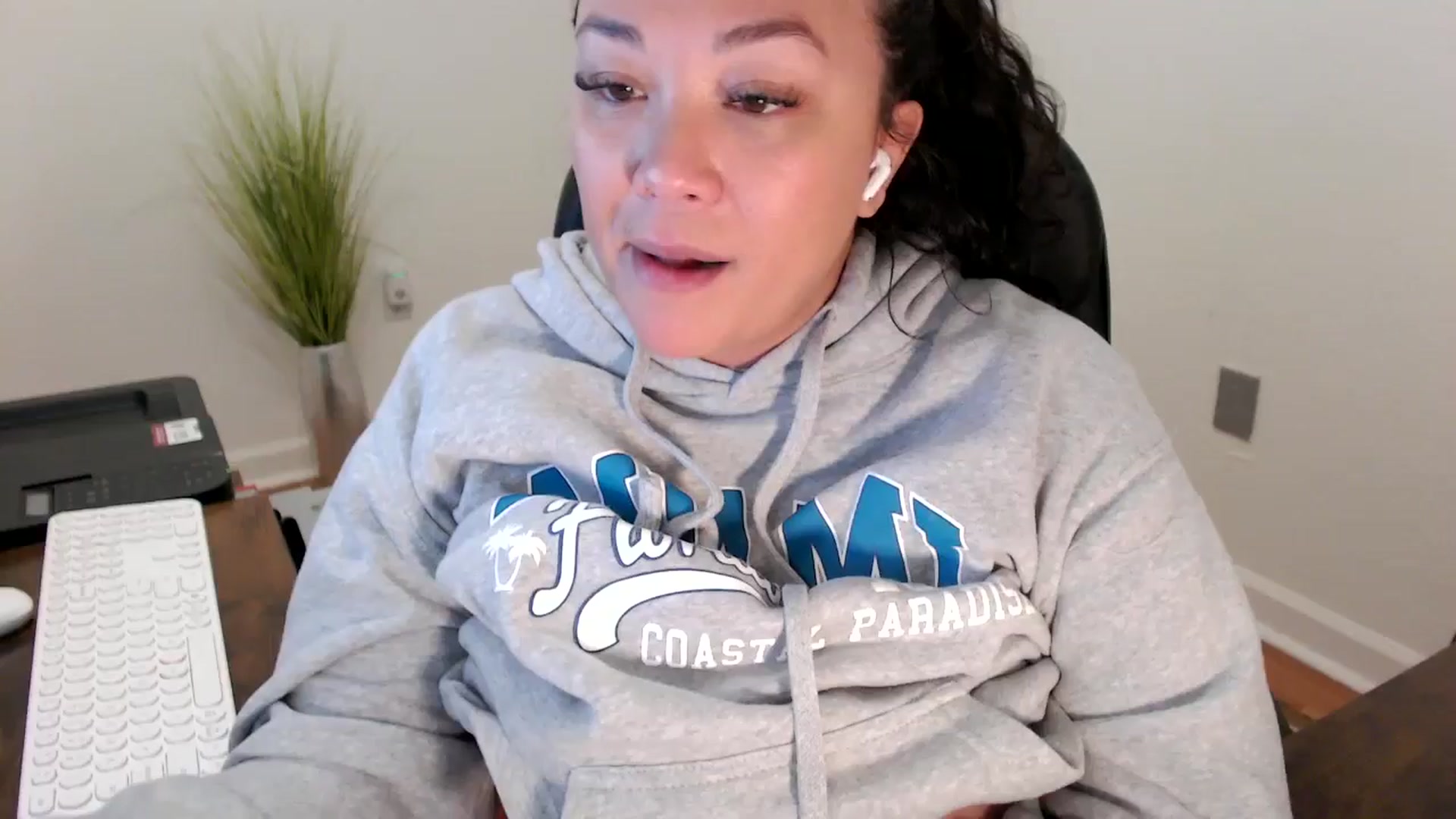 Gallery image thumbnail from MickaylaStar's myfreecams stream on, 02/02/2026, 16:56 image 9 of 20