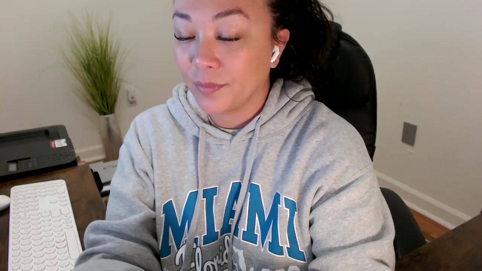 Gallery image thumbnail from MickaylaStar's myfreecams stream on, 02/02/2026, 16:56 image 1 of 20