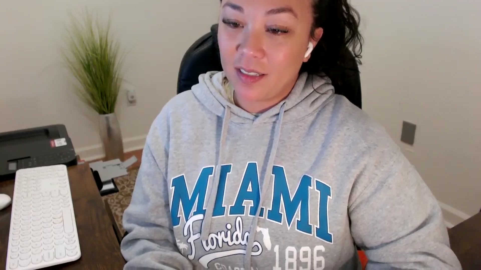 Gallery image thumbnail from MickaylaStar's myfreecams stream on, 02/02/2026, 16:56 image 8 of 20