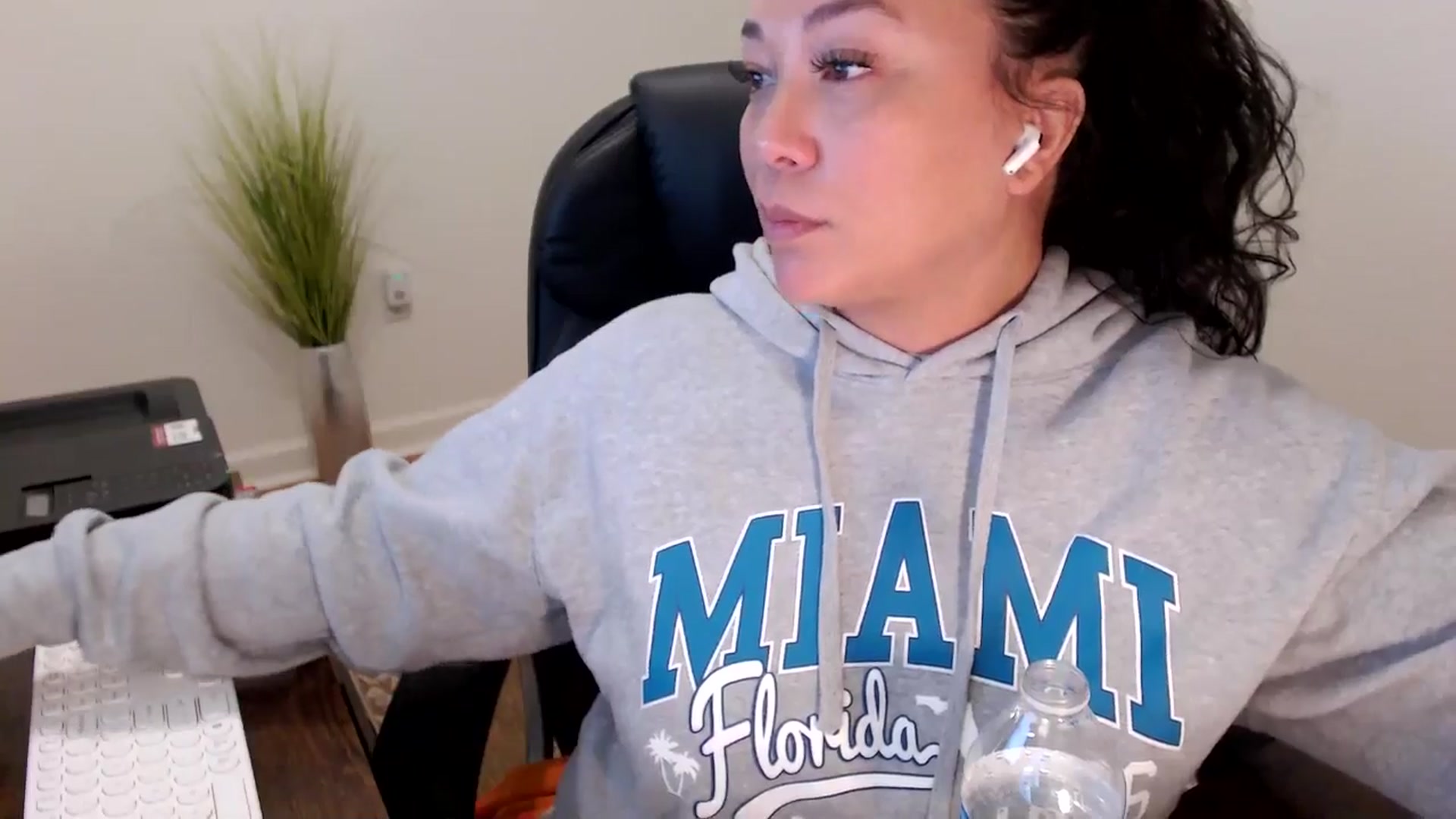 Gallery image thumbnail from MickaylaStar's myfreecams stream on, 02/02/2026, 16:56 image 15 of 20