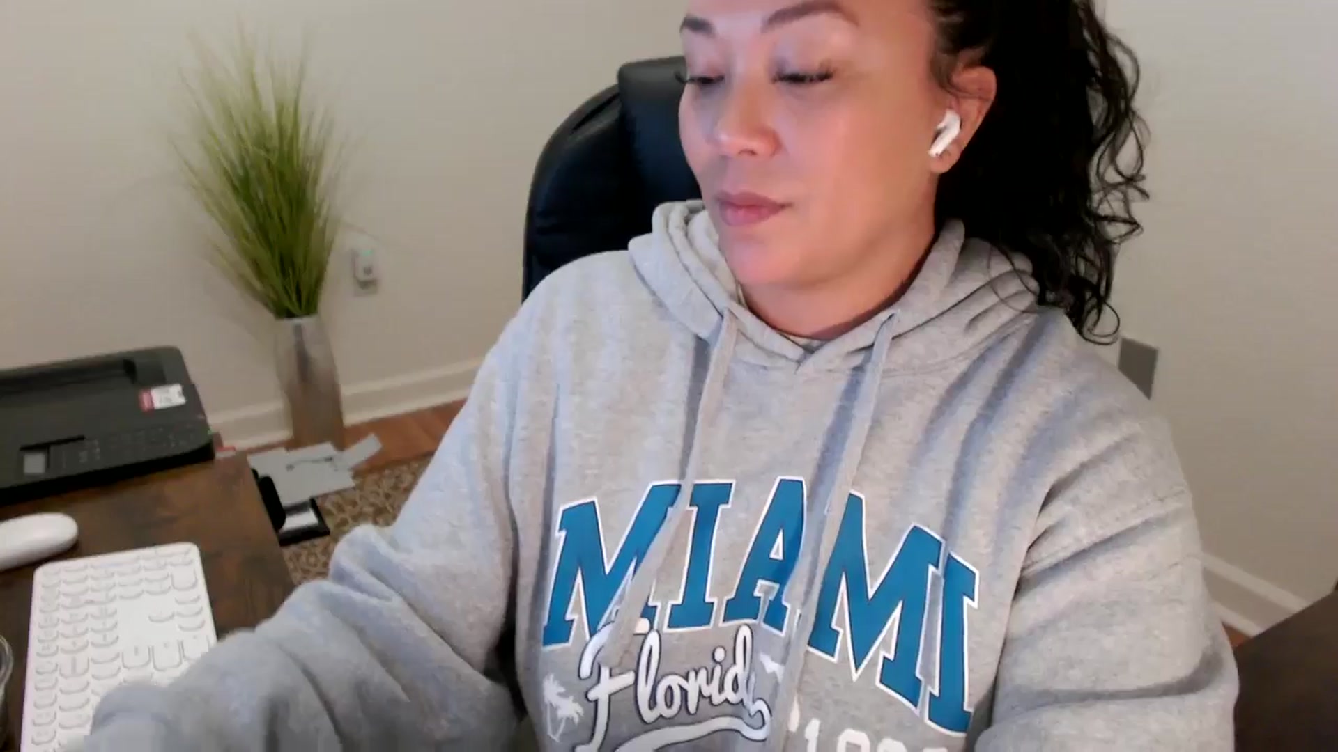 Gallery image thumbnail from MickaylaStar's myfreecams stream on, 02/02/2026, 16:56 image 19 of 20