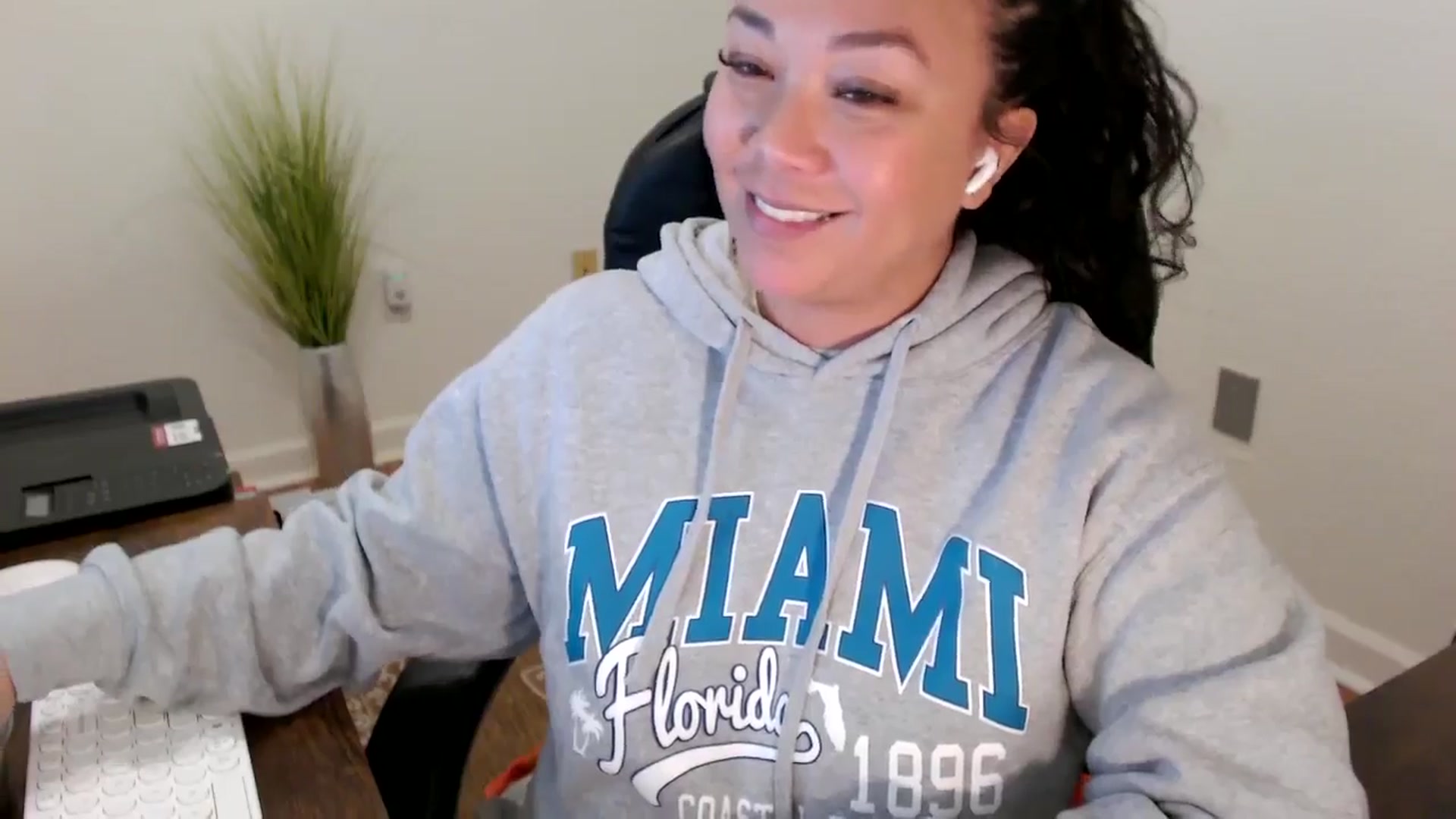 Gallery image thumbnail from MickaylaStar's myfreecams stream on, 02/02/2026, 16:56 image 17 of 20