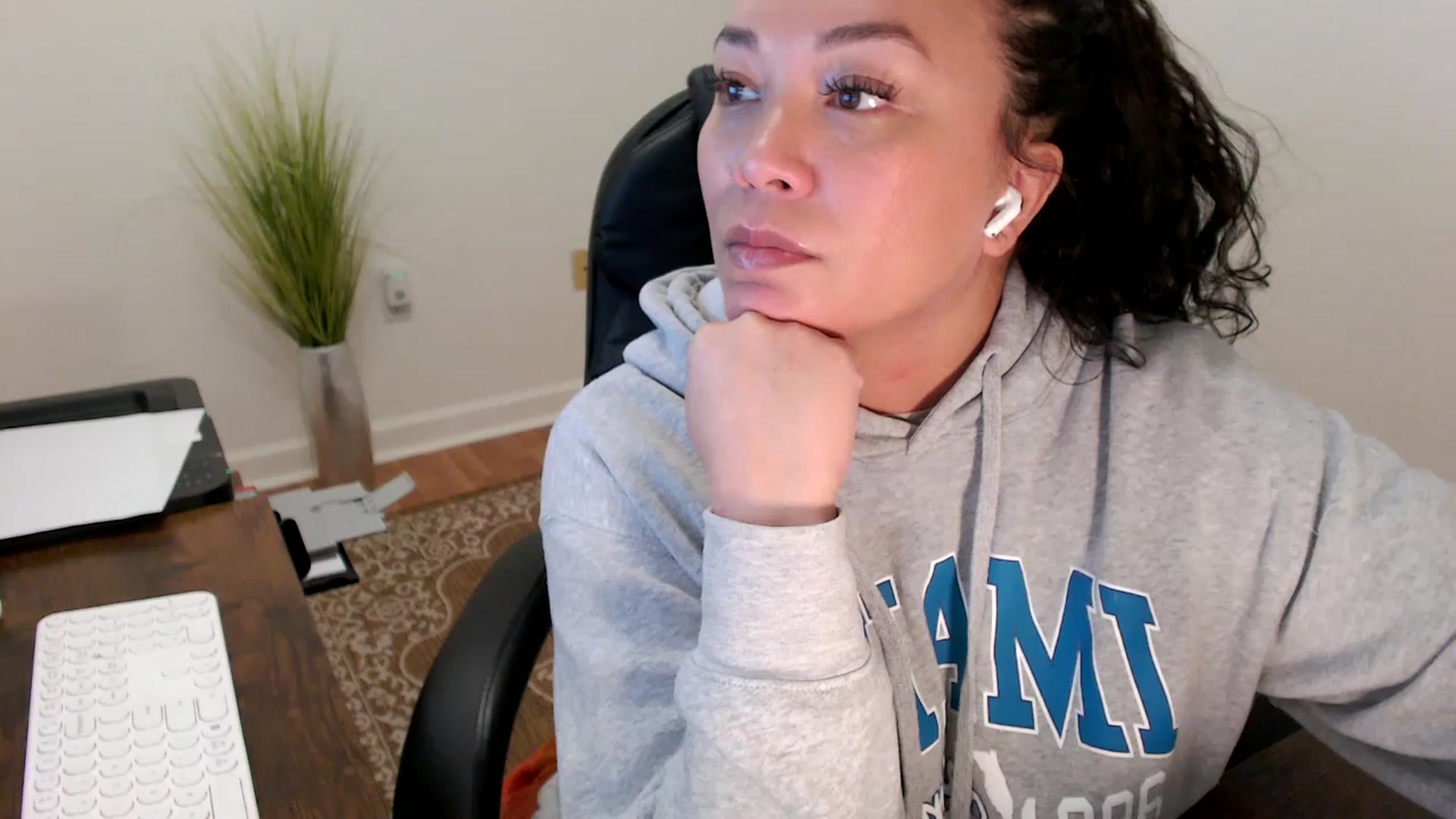 Gallery image thumbnail from MickaylaStar's myfreecams stream on, 02/02/2026, 17:22 image 19 of 20