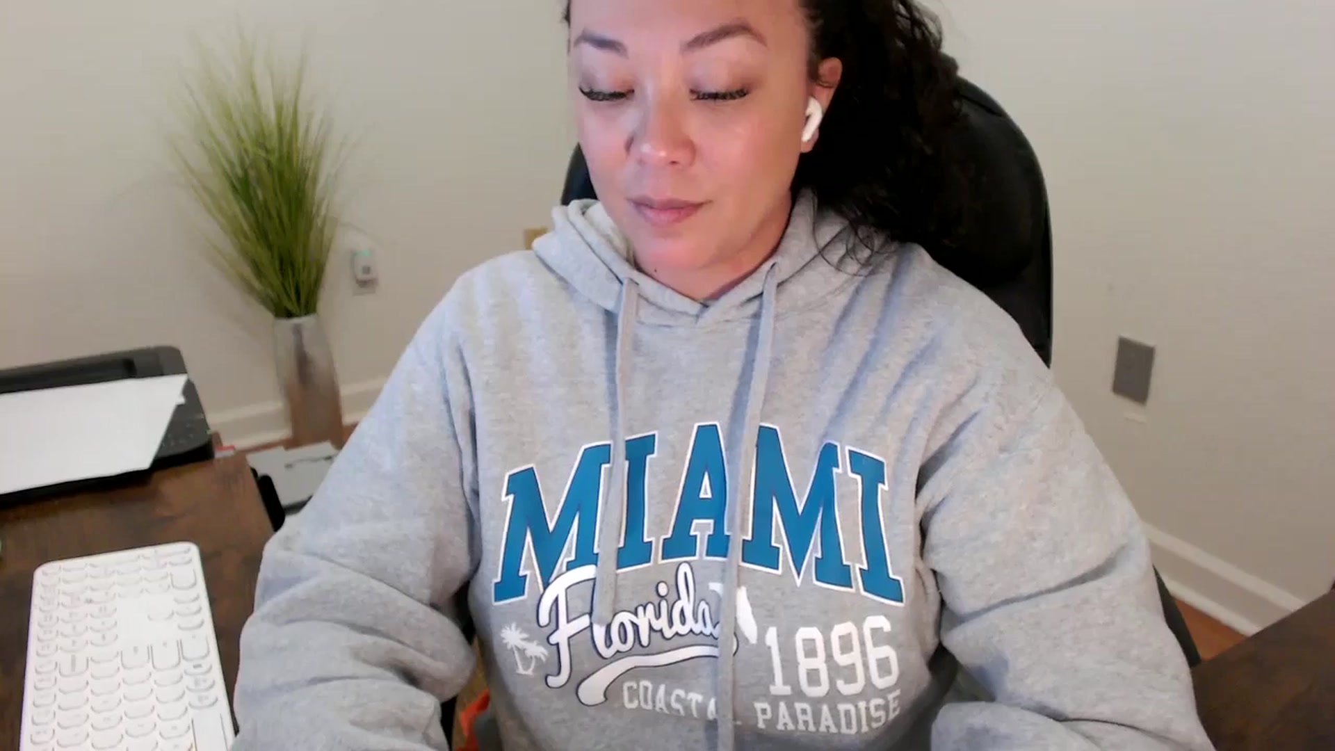Gallery image thumbnail from MickaylaStar's myfreecams stream on, 02/02/2026, 17:22 image 12 of 20