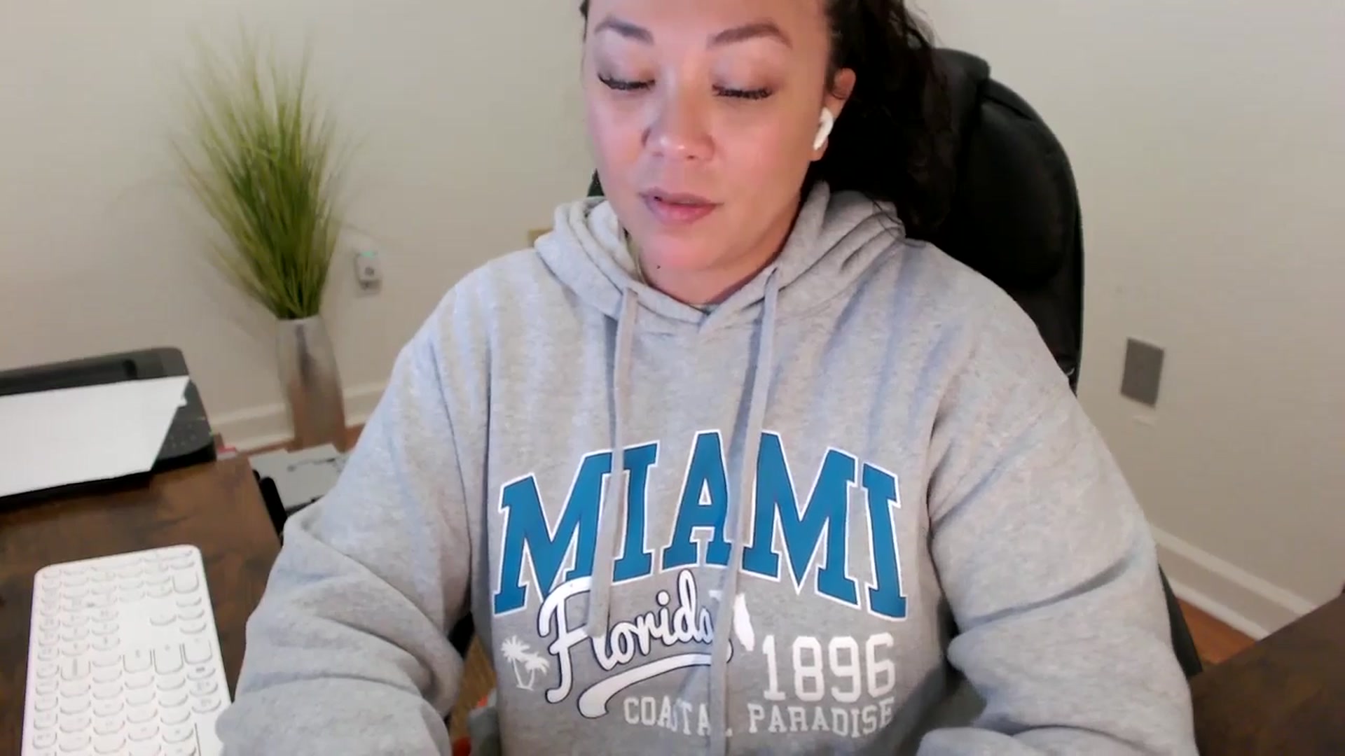Gallery image thumbnail from MickaylaStar's myfreecams stream on, 02/02/2026, 17:22 image 4 of 20