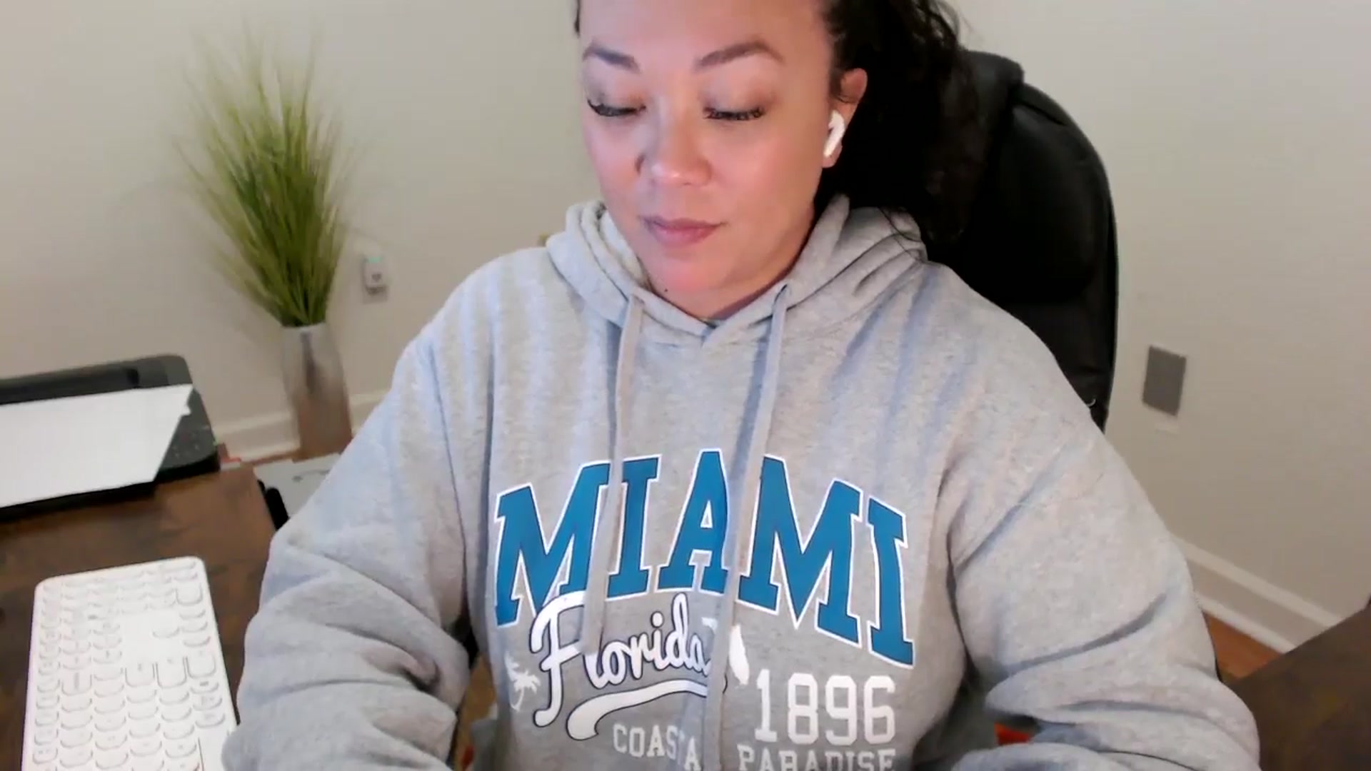 Gallery image thumbnail from MickaylaStar's myfreecams stream on, 02/02/2026, 17:22 image 5 of 20