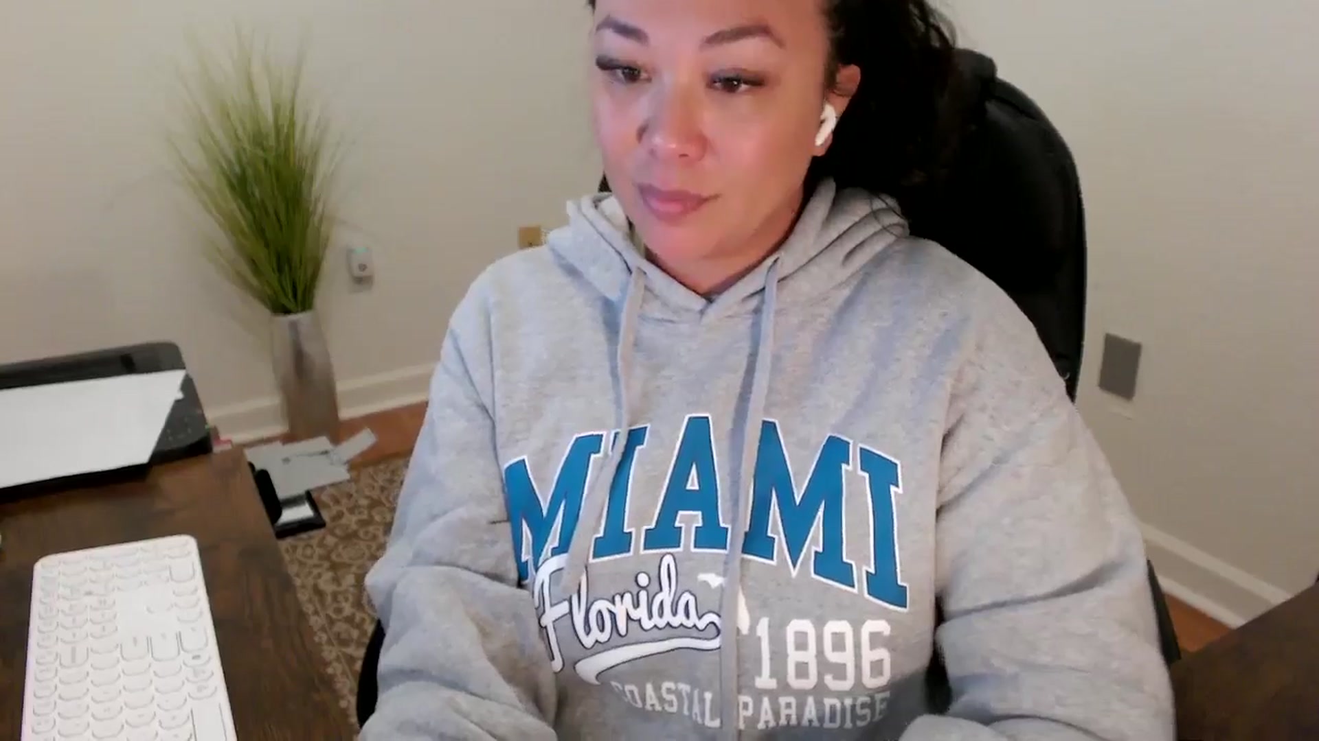Gallery image thumbnail from MickaylaStar's myfreecams stream on, 02/02/2026, 17:22 image 7 of 20