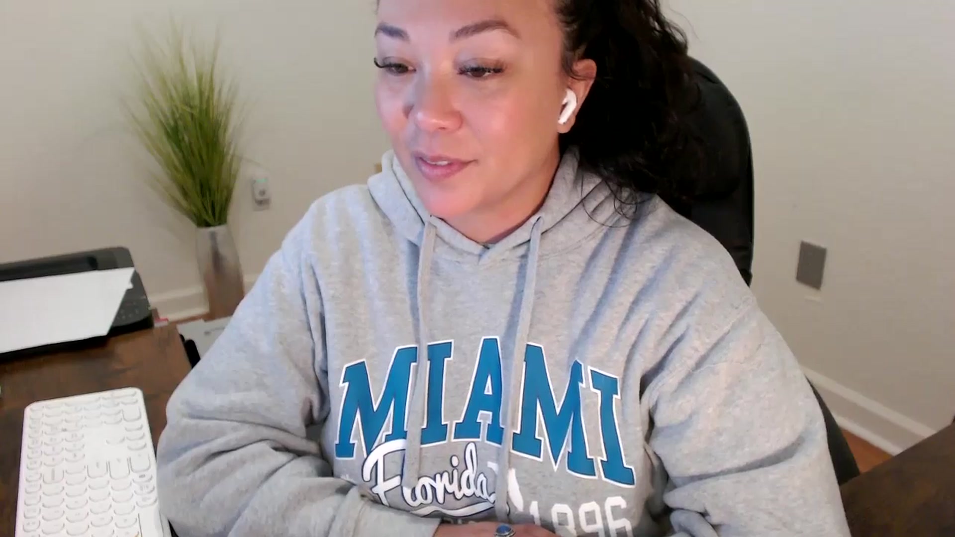 Gallery image thumbnail from MickaylaStar's myfreecams stream on, 02/02/2026, 17:22 image 11 of 20