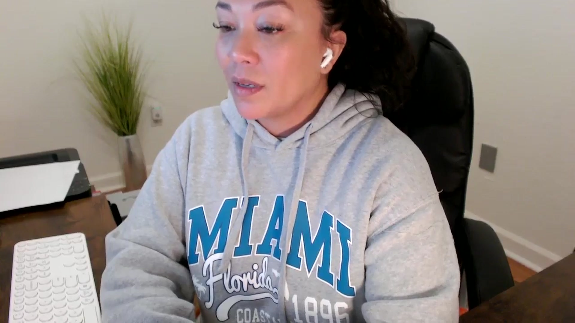 Gallery image thumbnail from MickaylaStar's myfreecams stream on, 02/02/2026, 17:22 image 8 of 20