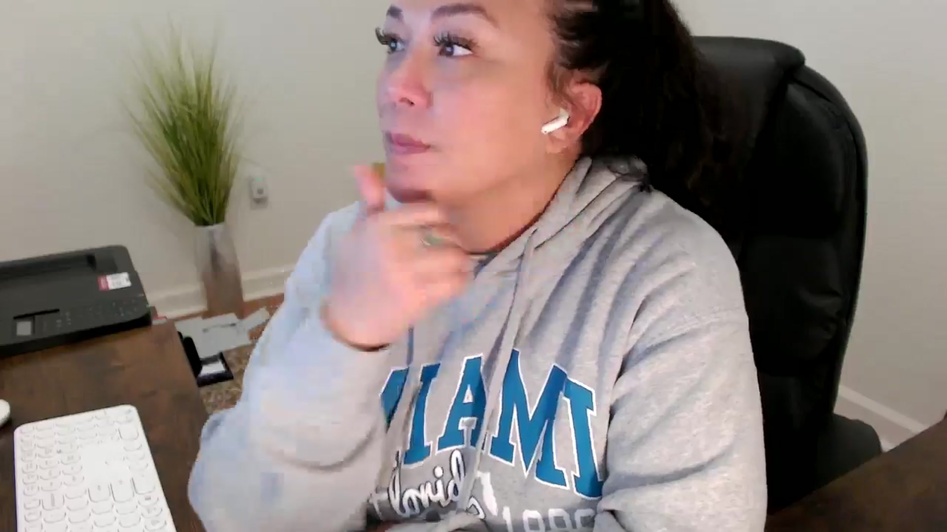 Gallery image thumbnail from MickaylaStar's myfreecams stream on, 02/02/2026, 19:29 image 2 of 20