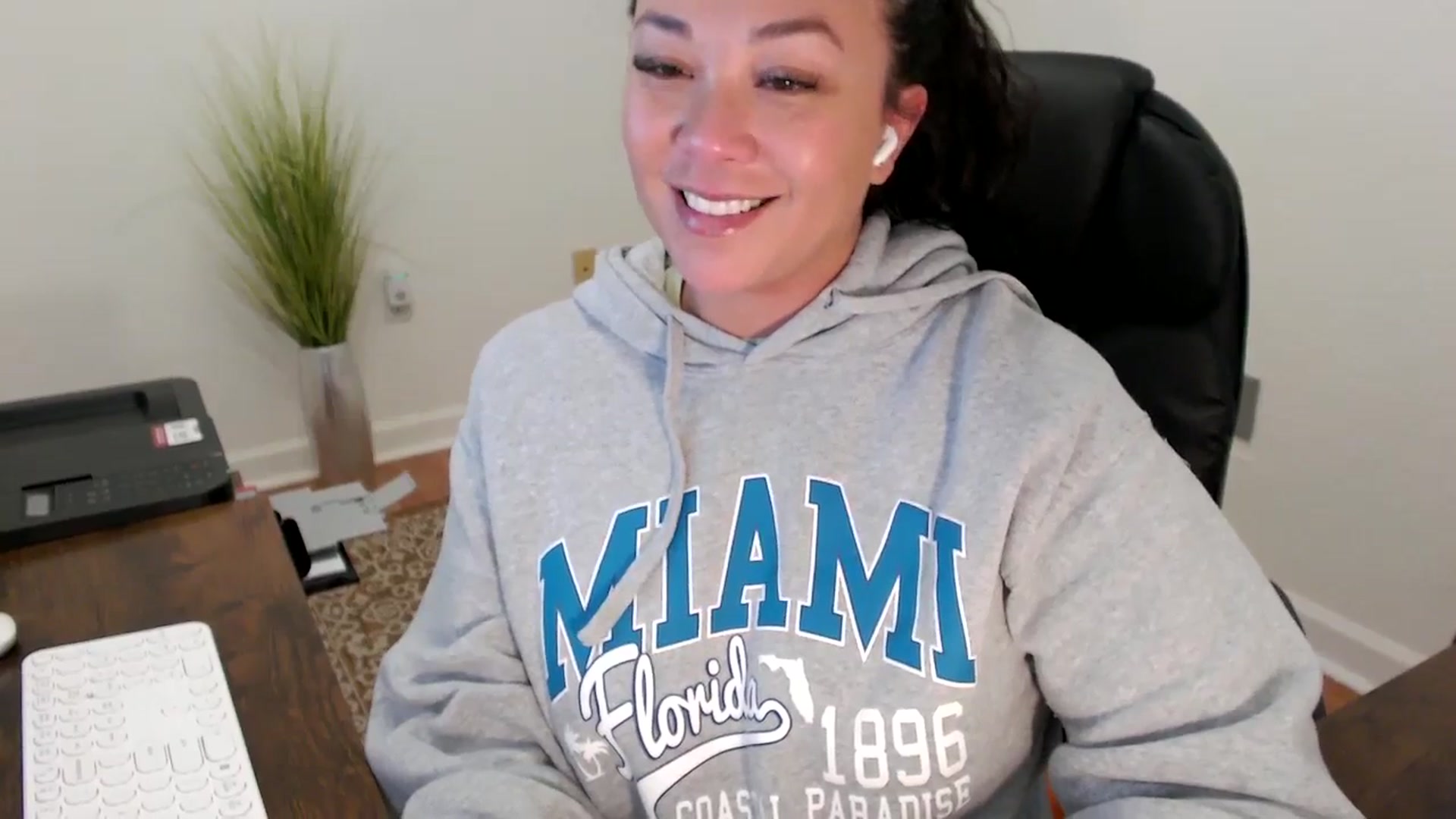 Gallery image thumbnail from MickaylaStar's myfreecams stream on, 02/02/2026, 19:42 image 4 of 20