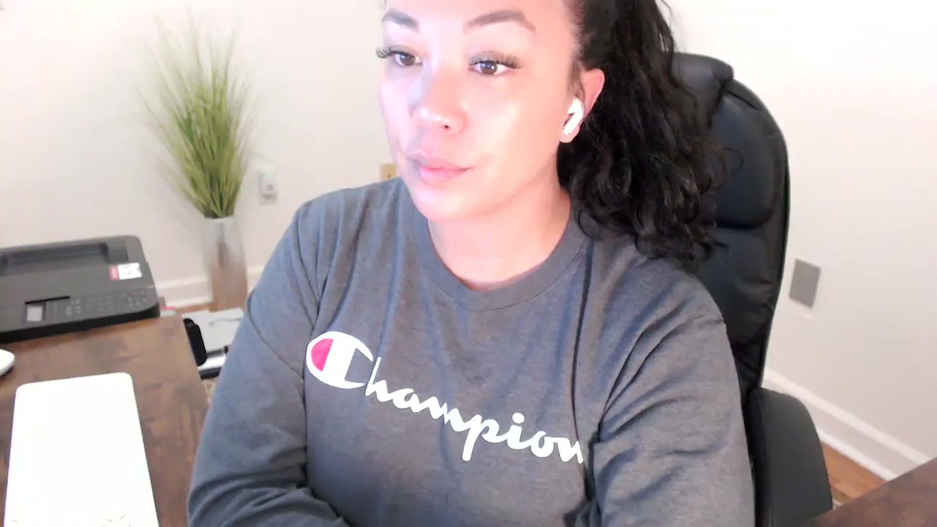 Gallery image thumbnail from MickaylaStar's myfreecams stream on, 02/03/2026, 17:04 image 2 of 20