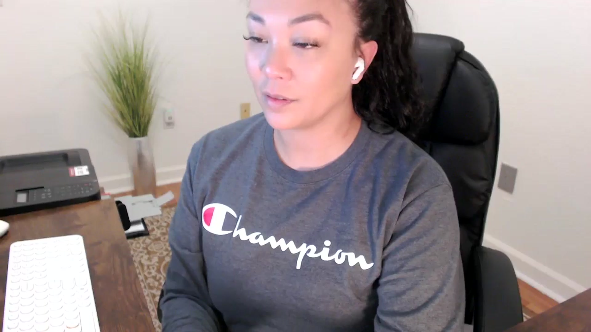 Gallery image thumbnail from MickaylaStar's myfreecams stream on, 02/03/2026, 17:04 image 4 of 20