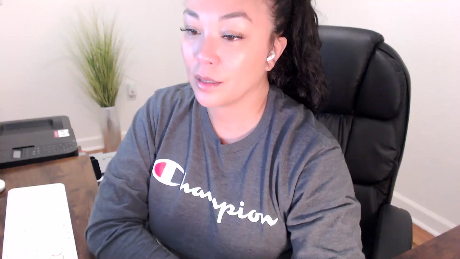 Gallery image thumbnail from MickaylaStar's myfreecams stream on, 02/03/2026, 18:23 image 1 of 20