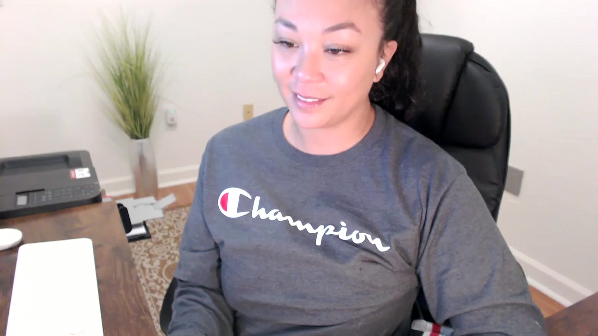 Gallery image thumbnail from MickaylaStar's myfreecams stream on, 02/03/2026, 18:23 image 10 of 20
