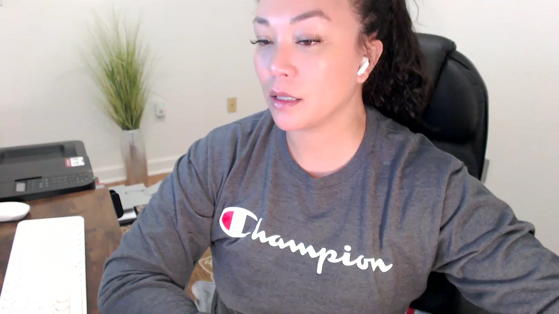 Gallery image thumbnail from MickaylaStar's myfreecams stream on, 02/03/2026, 19:15 image 3 of 20