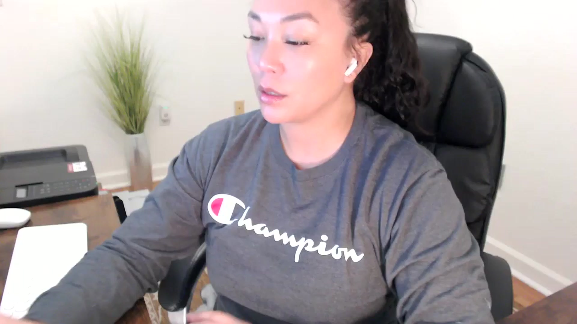 Gallery image thumbnail from MickaylaStar's myfreecams stream on, 02/03/2026, 19:15 image 4 of 20