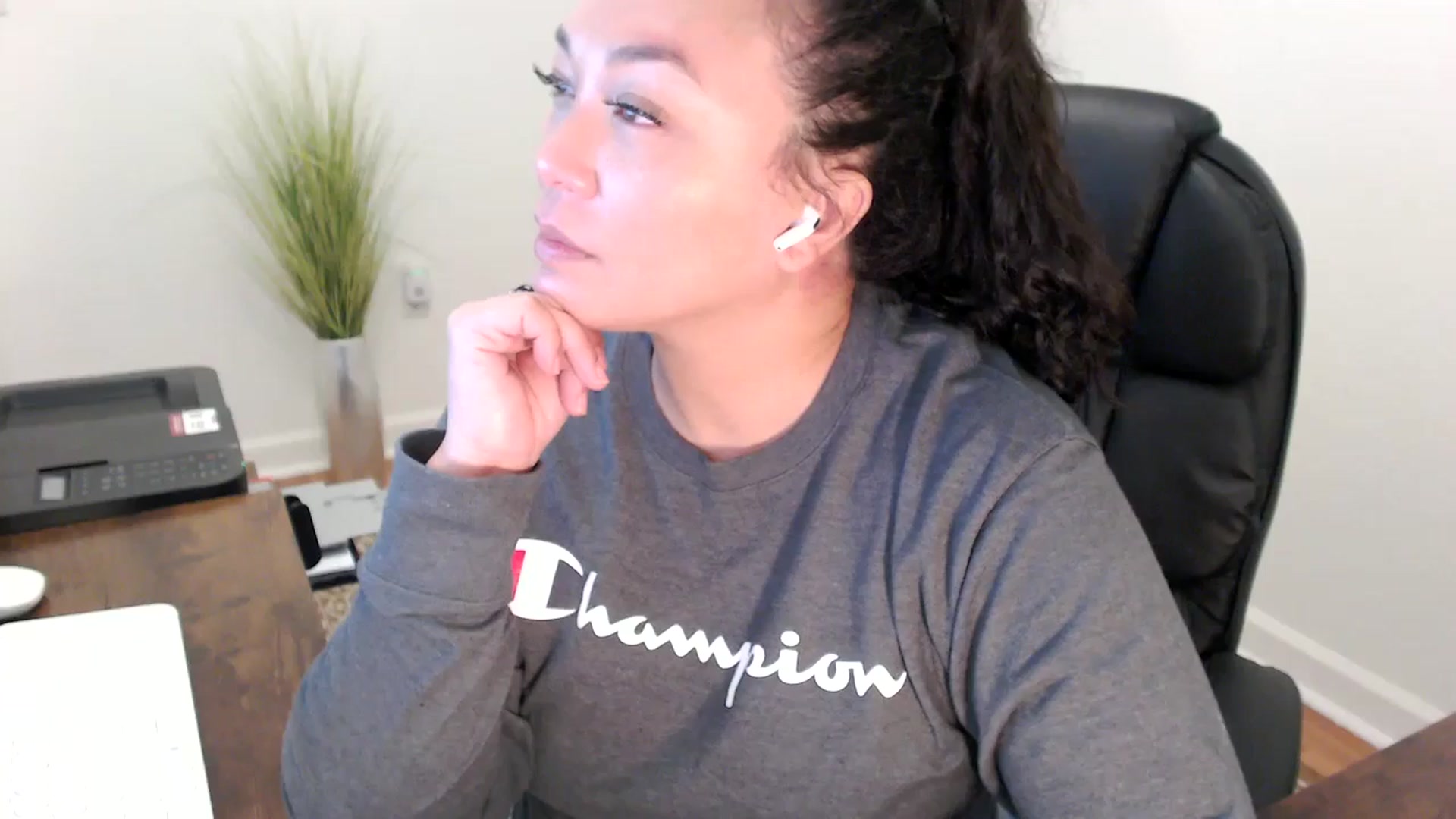 Gallery image thumbnail from MickaylaStar's myfreecams stream on, 02/03/2026, 19:15 image 19 of 20