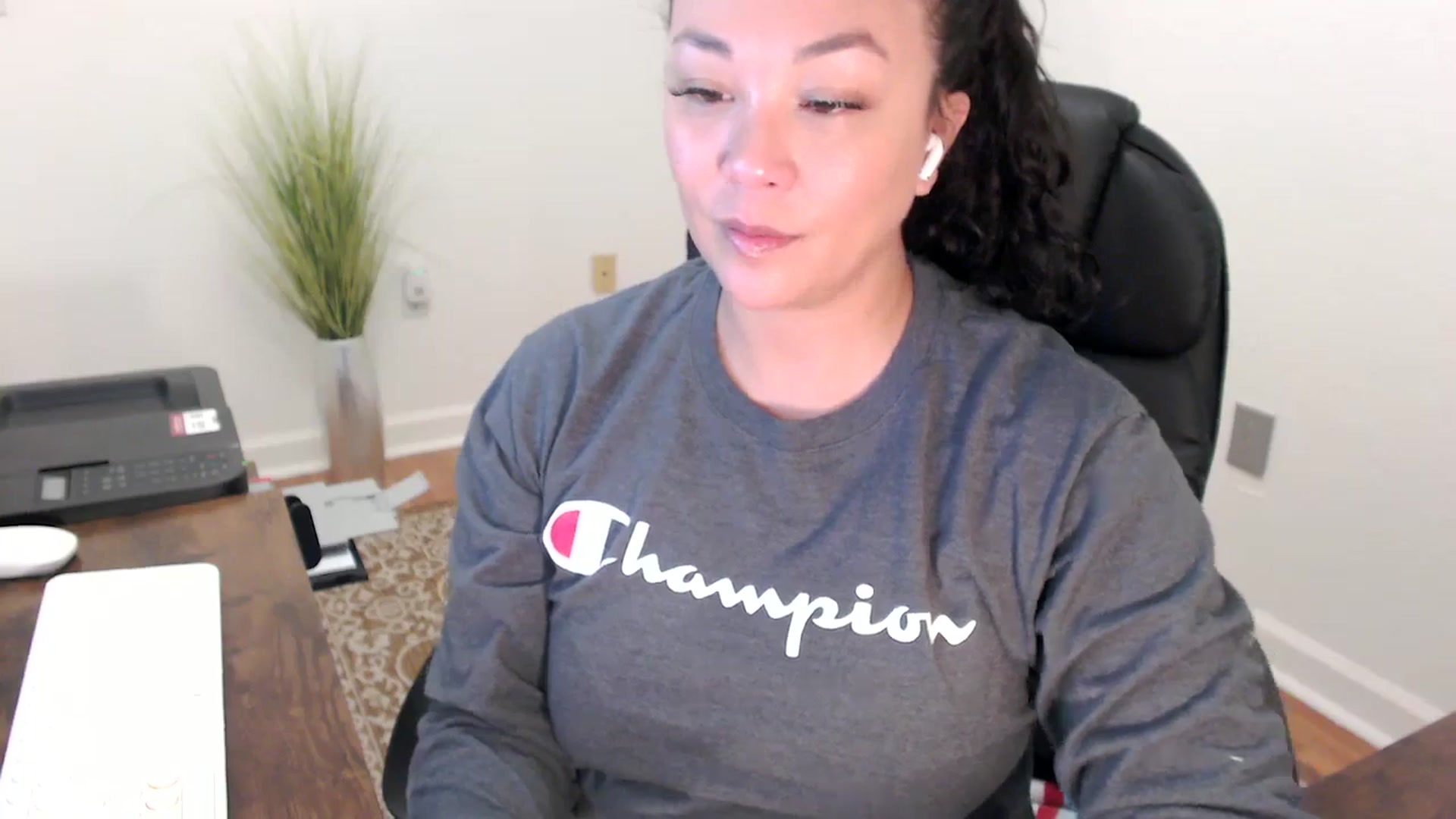 Gallery image thumbnail from MickaylaStar's myfreecams stream on, 02/03/2026, 19:15 image 2 of 20