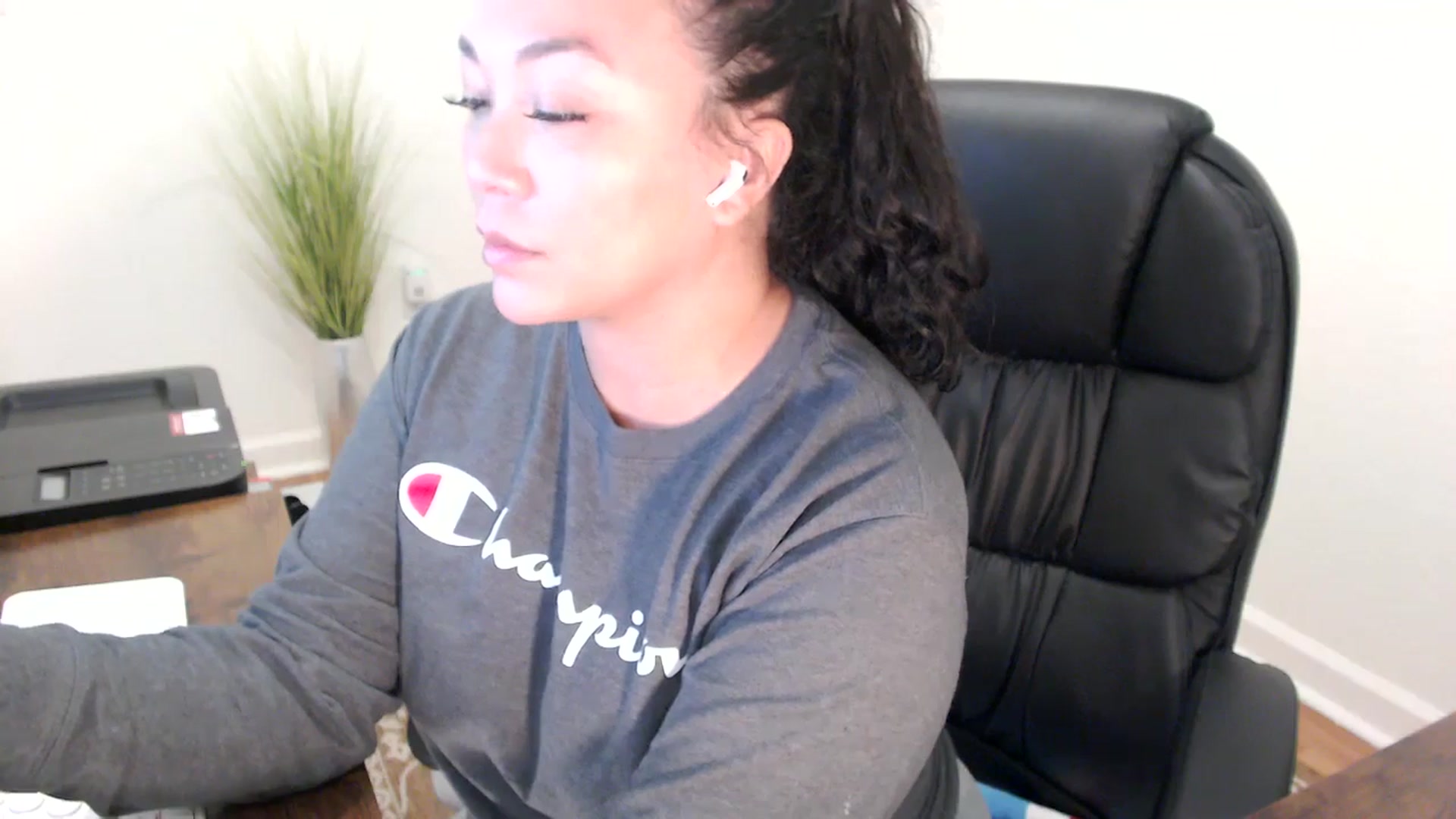 Gallery image thumbnail from MickaylaStar's myfreecams stream on, 02/03/2026, 19:15 image 12 of 20