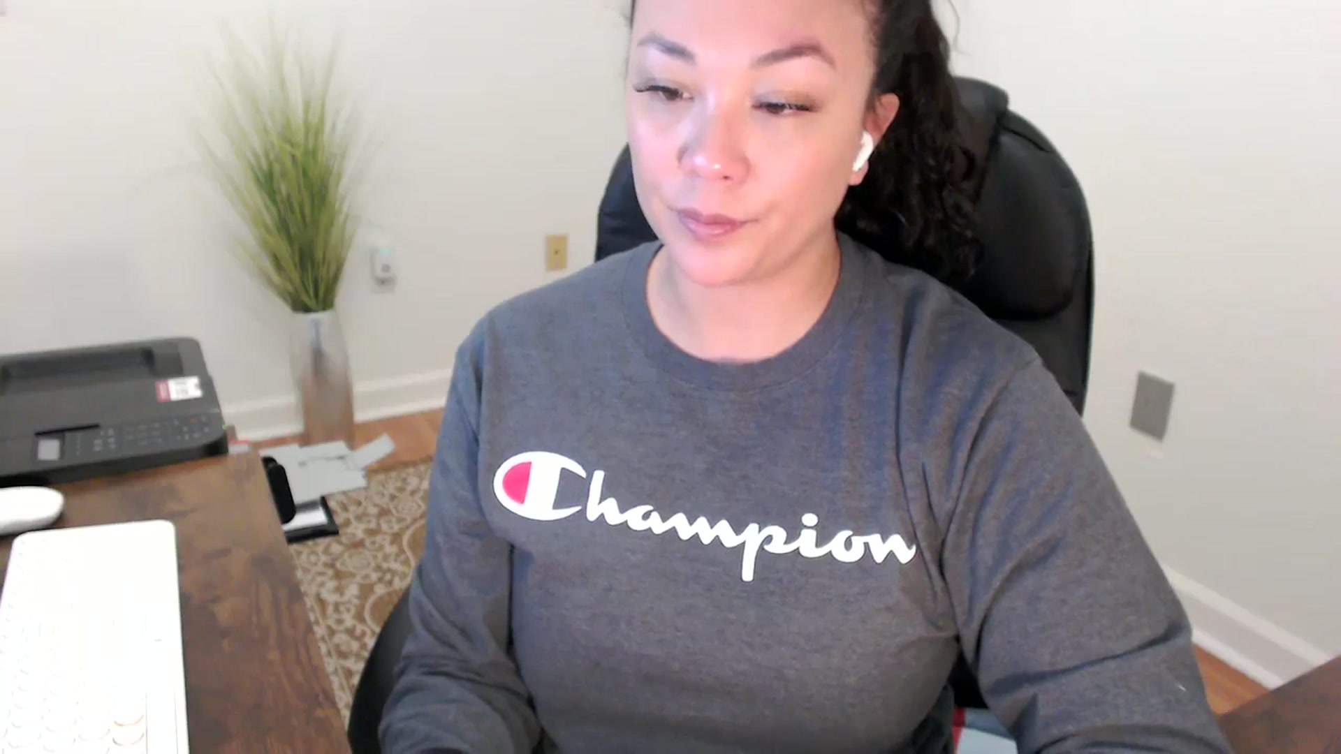 Gallery image thumbnail from MickaylaStar's myfreecams stream on, 02/03/2026, 19:15 image 17 of 20