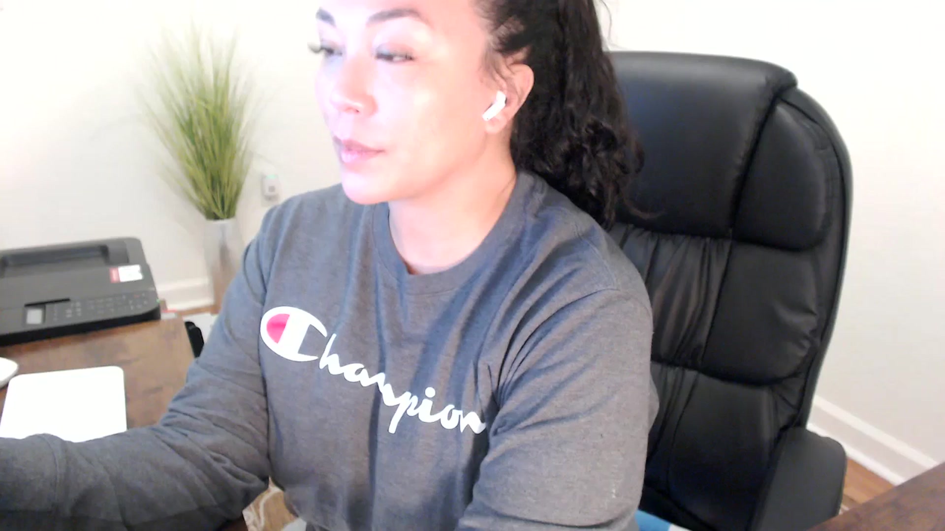 Gallery image thumbnail from MickaylaStar's myfreecams stream on, 02/03/2026, 19:15 image 14 of 20