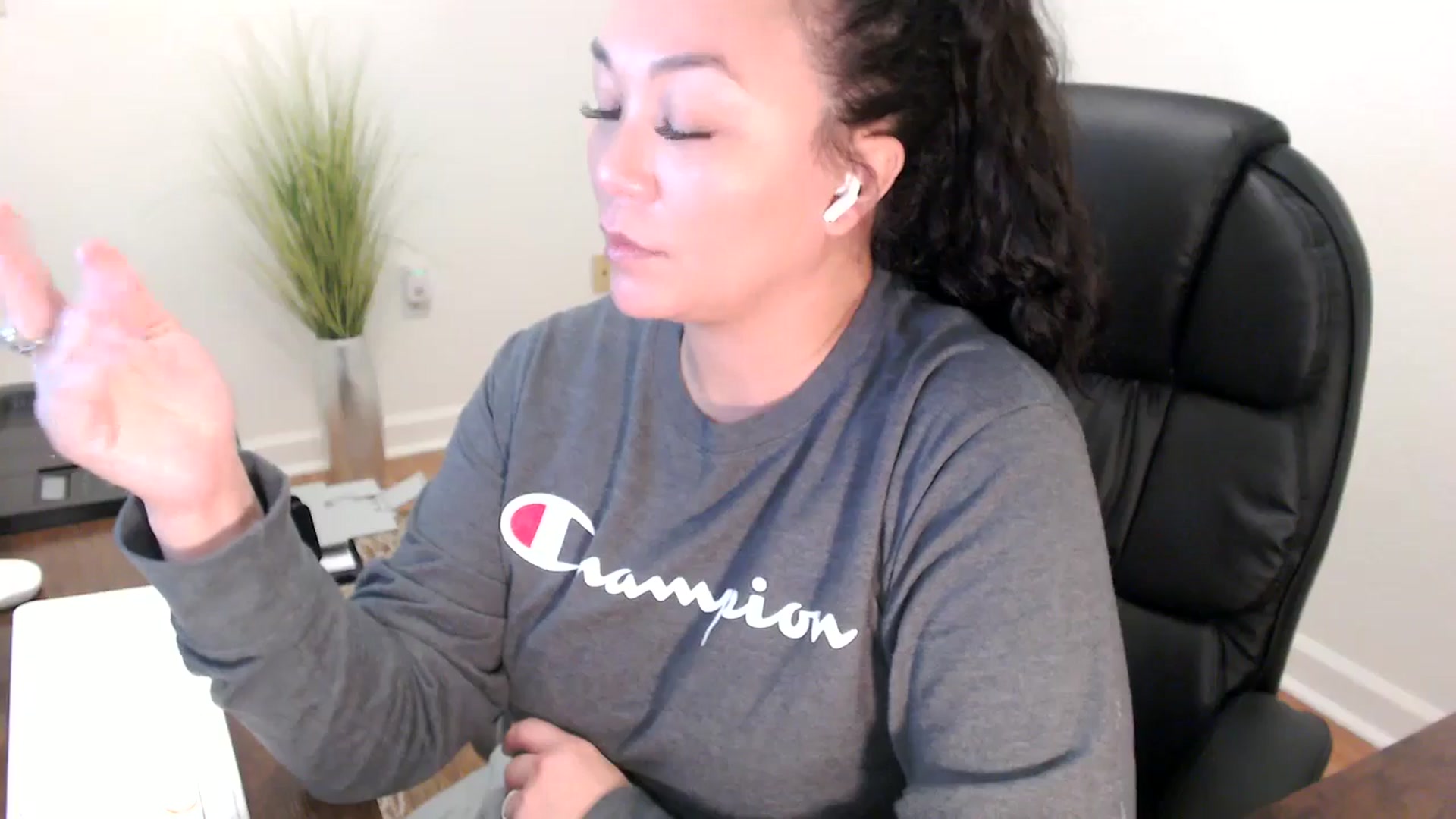 Gallery image thumbnail from MickaylaStar's myfreecams stream on, 02/03/2026, 20:07 image 8 of 20