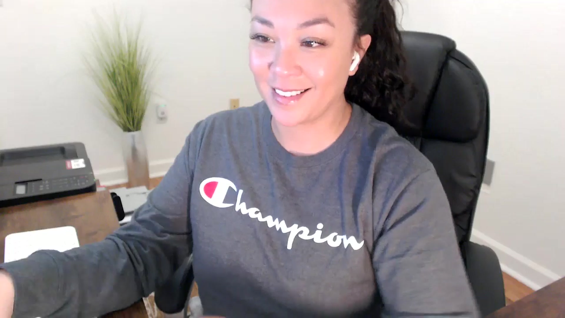 Gallery image thumbnail from MickaylaStar's myfreecams stream on, 02/03/2026, 20:07 image 5 of 20