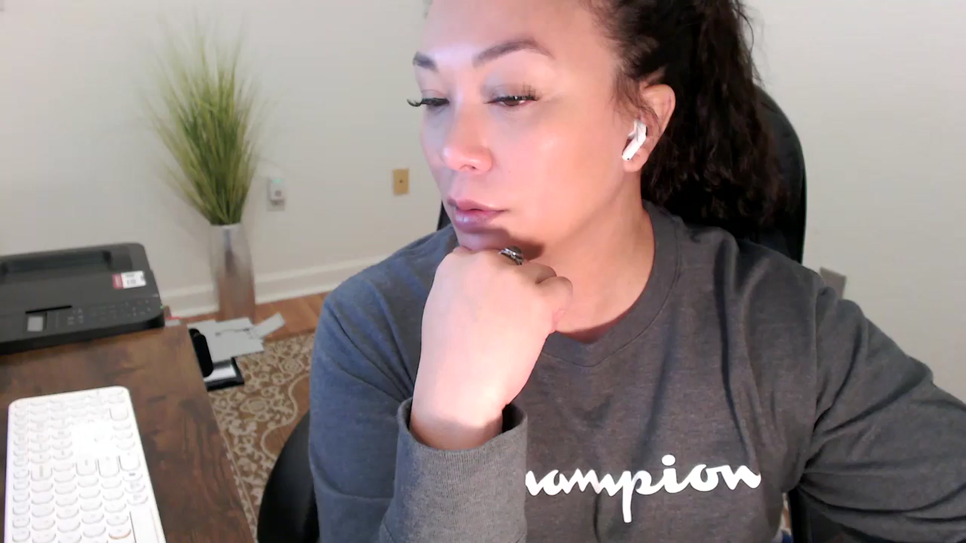 Gallery image thumbnail from MickaylaStar's myfreecams stream on, 02/03/2026, 20:07 image 2 of 20