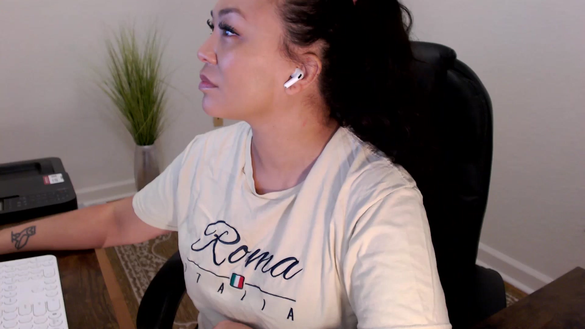 Gallery image thumbnail from MickaylaStar's myfreecams stream on, 02/12/2026, 16:20 image 16 of 20