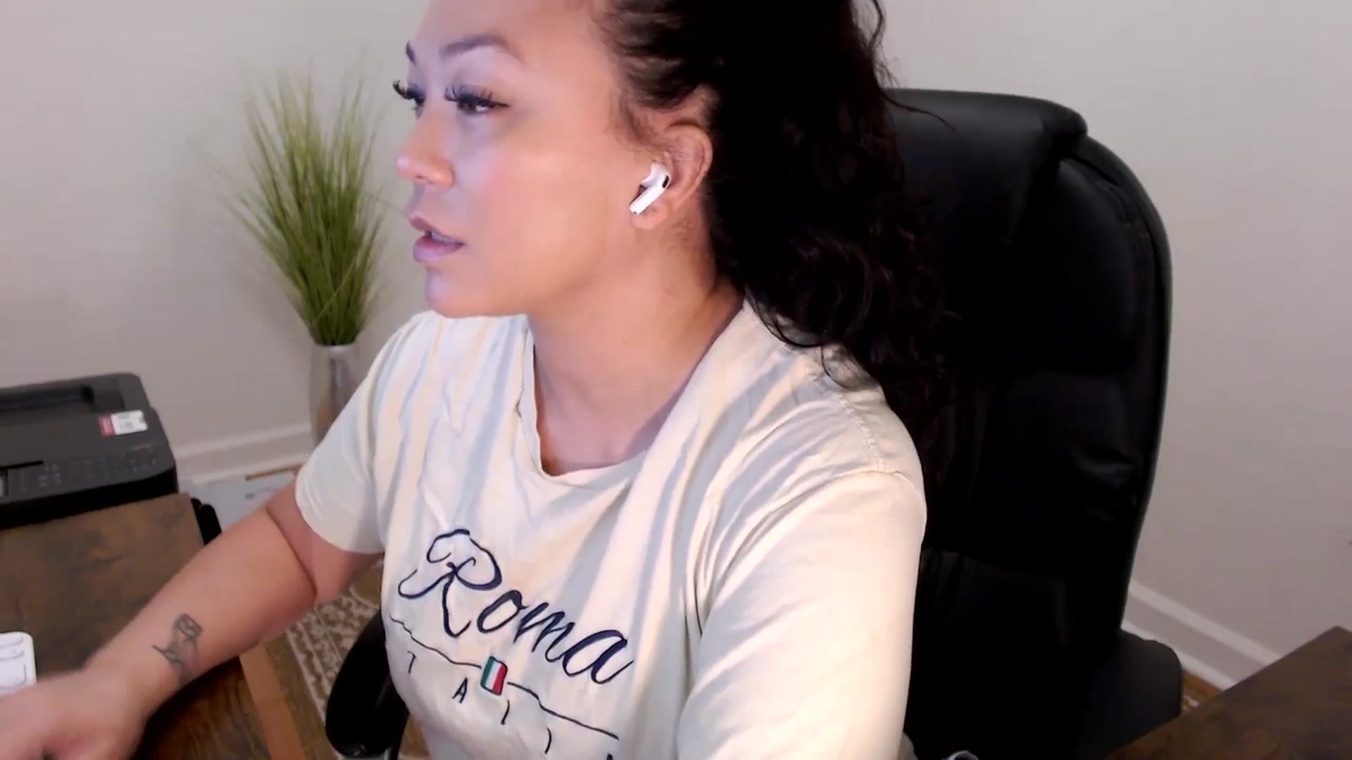Gallery image thumbnail from MickaylaStar's myfreecams stream on, 02/12/2026, 16:20 image 5 of 20