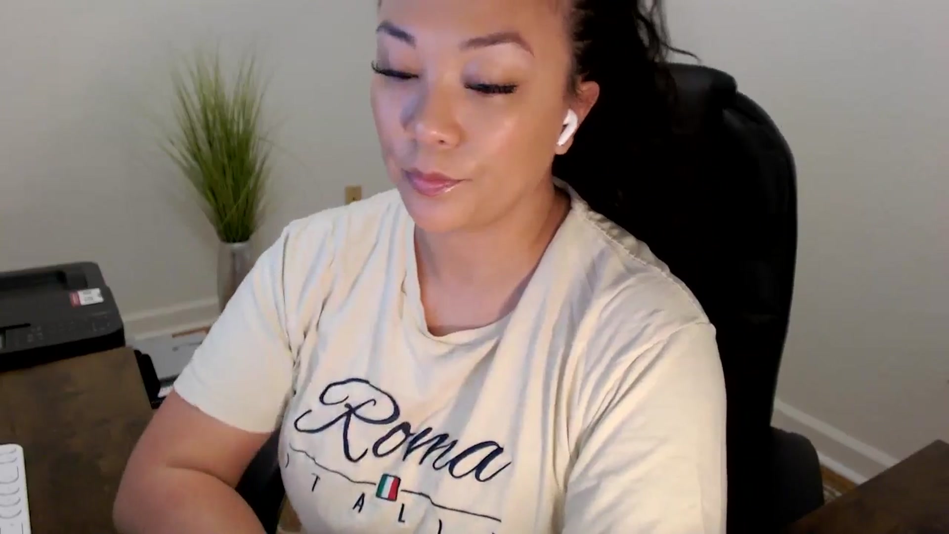 Gallery image thumbnail from MickaylaStar's myfreecams stream on, 02/12/2026, 16:20 image 7 of 20