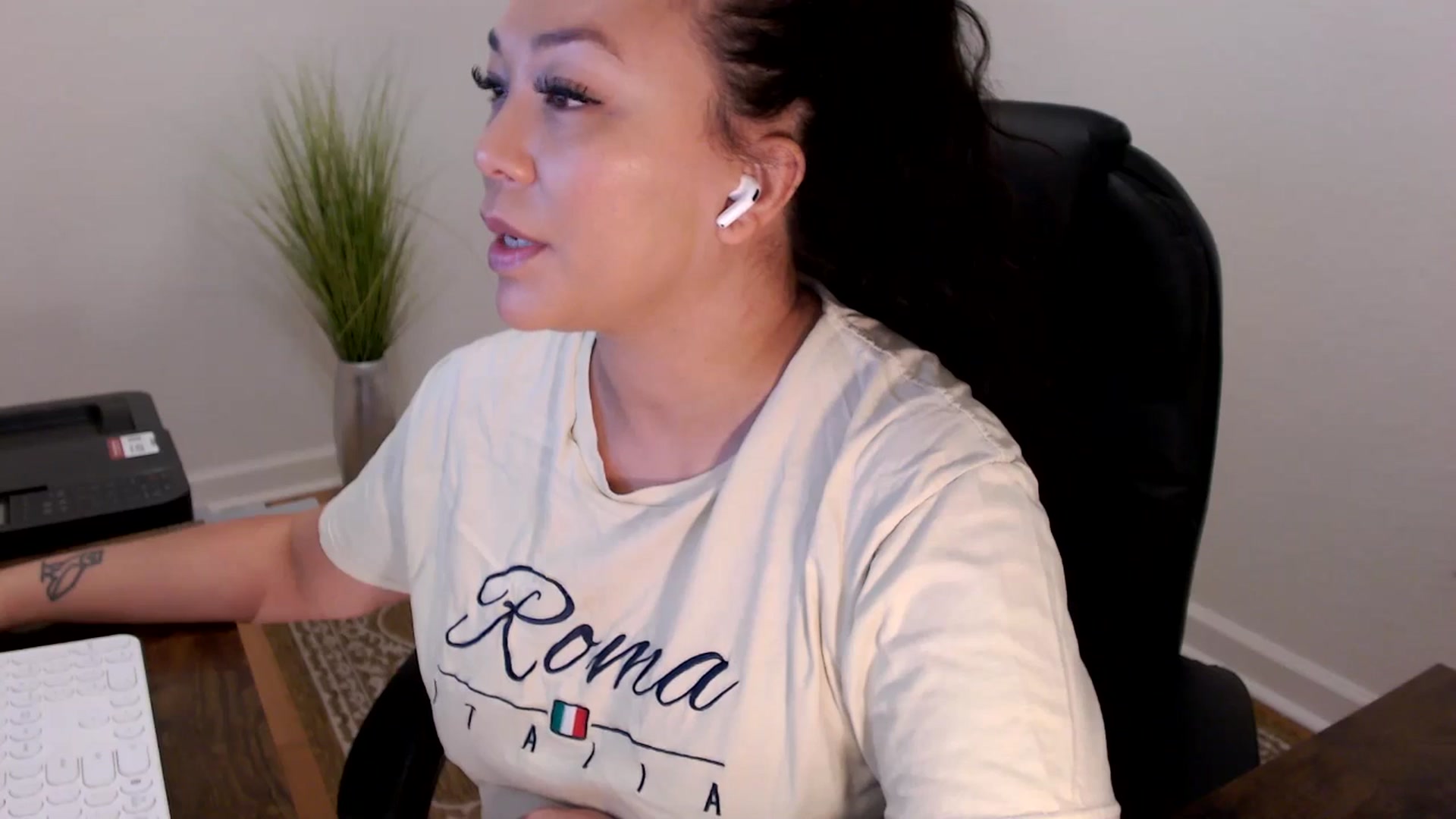 Gallery image thumbnail from MickaylaStar's myfreecams stream on, 02/12/2026, 16:20 image 15 of 20