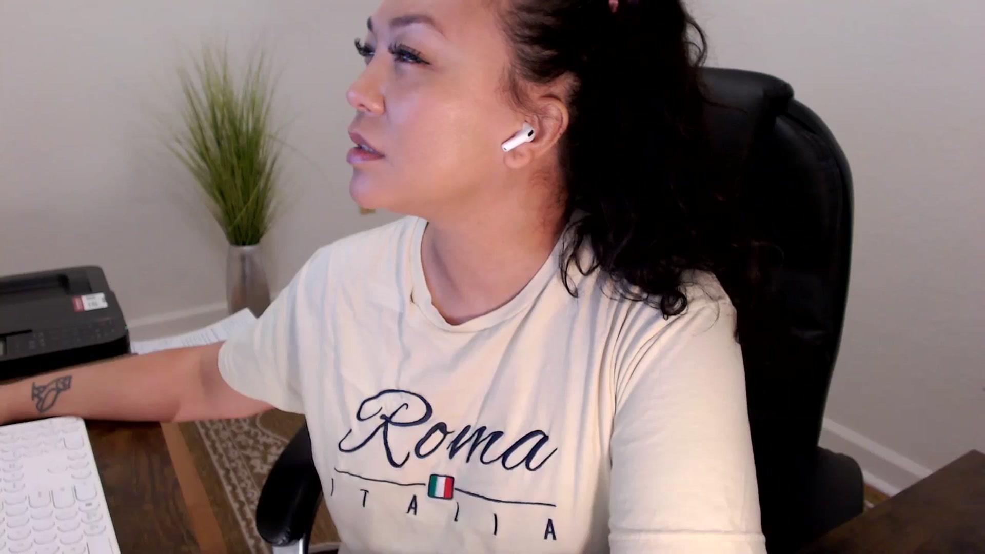 Gallery image thumbnail from MickaylaStar's myfreecams stream on, 02/12/2026, 17:29 image 13 of 20