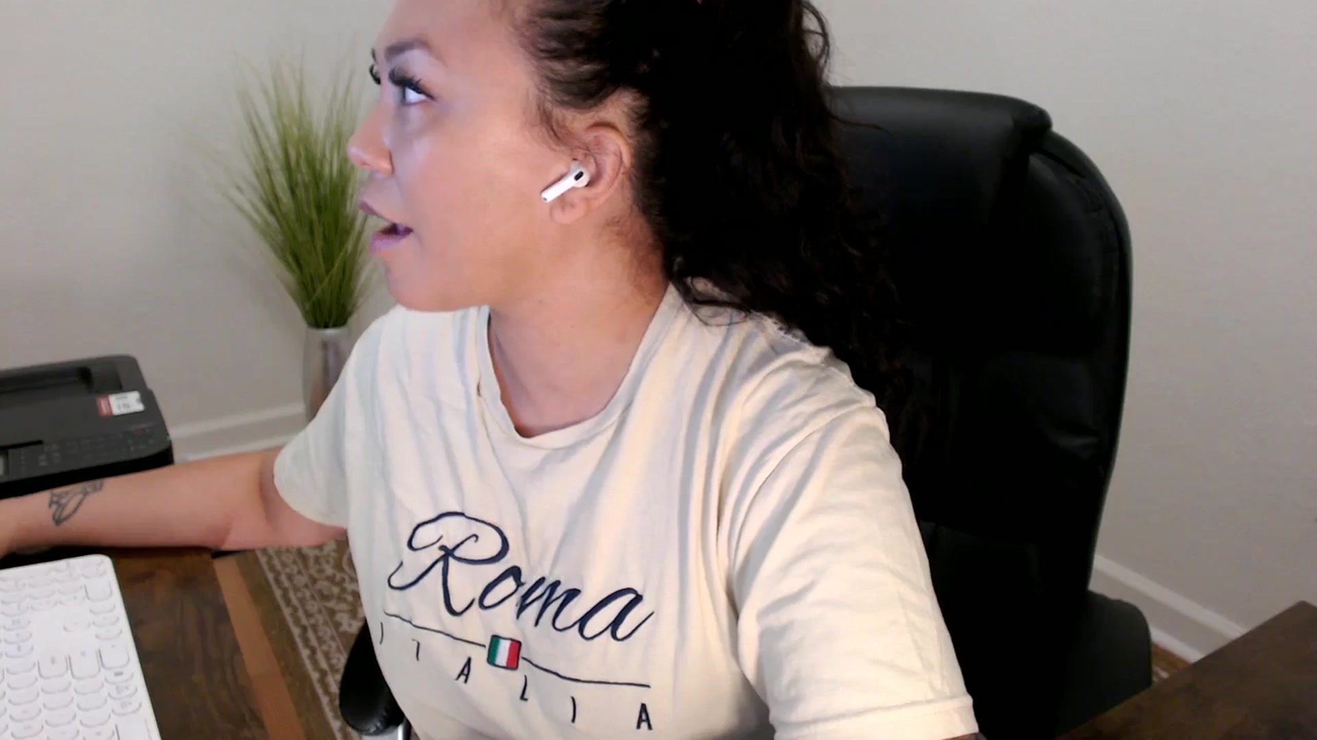 Gallery image thumbnail from MickaylaStar's myfreecams stream on, 02/12/2026, 17:29 image 10 of 20
