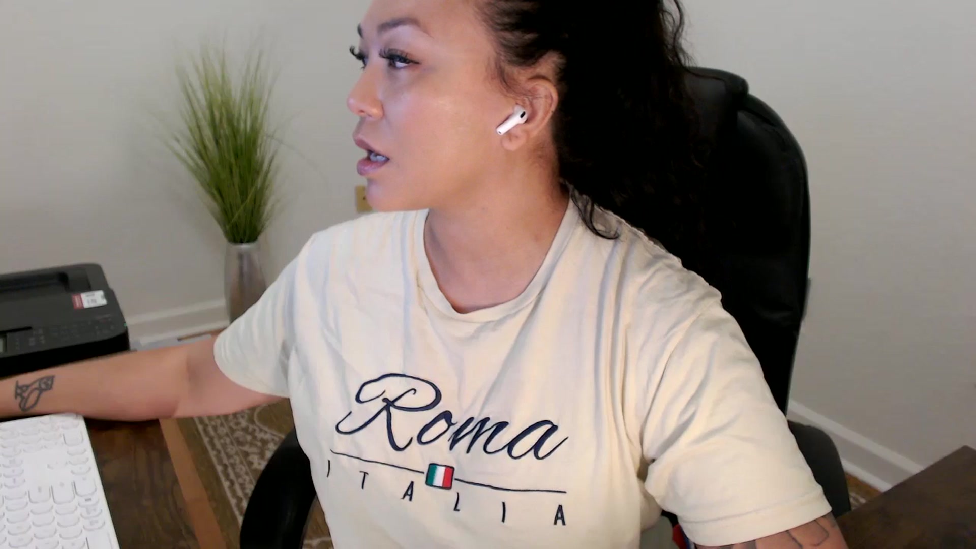 Gallery image thumbnail from MickaylaStar's myfreecams stream on, 02/12/2026, 17:29 image 7 of 20