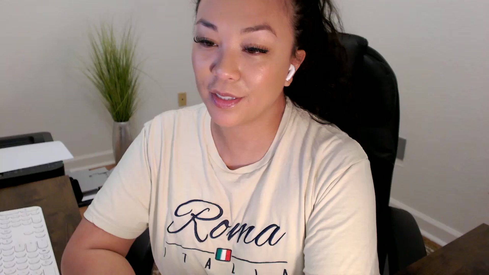 Gallery image thumbnail from MickaylaStar's myfreecams stream on, 02/12/2026, 17:29 image 18 of 20