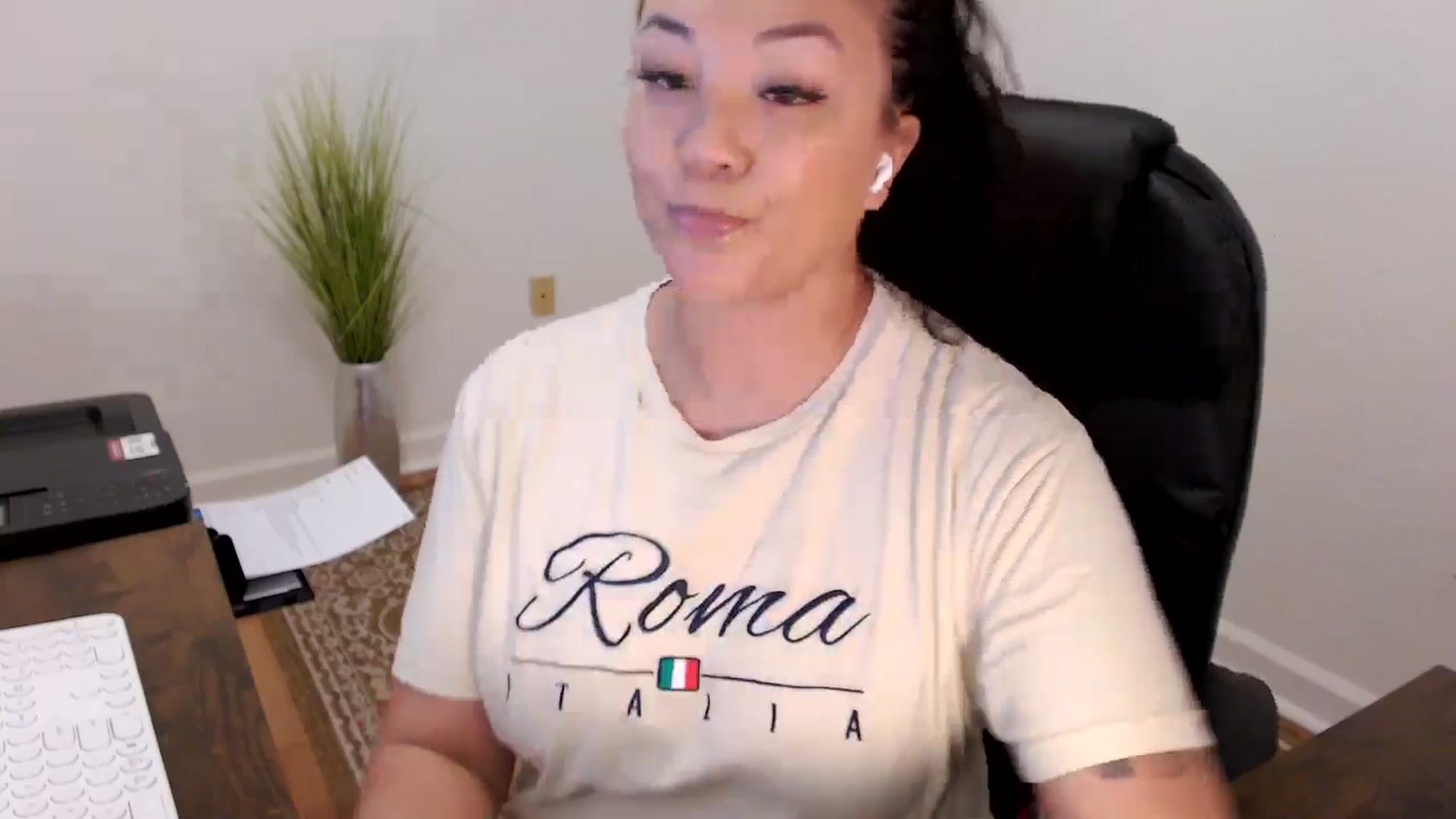 Gallery image thumbnail from MickaylaStar's myfreecams stream on, 02/12/2026, 17:29 image 14 of 20