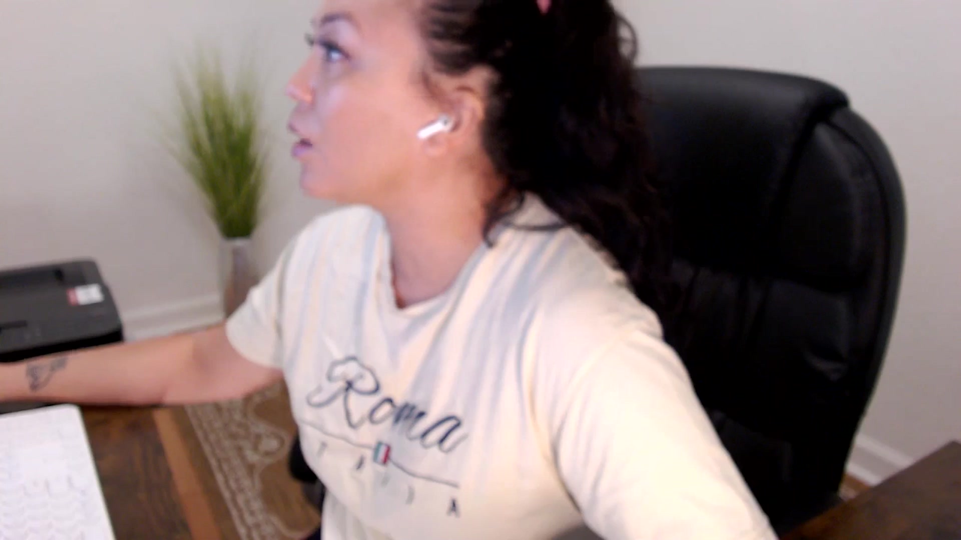 Gallery image thumbnail from MickaylaStar's myfreecams stream on, 02/12/2026, 17:29 image 2 of 20