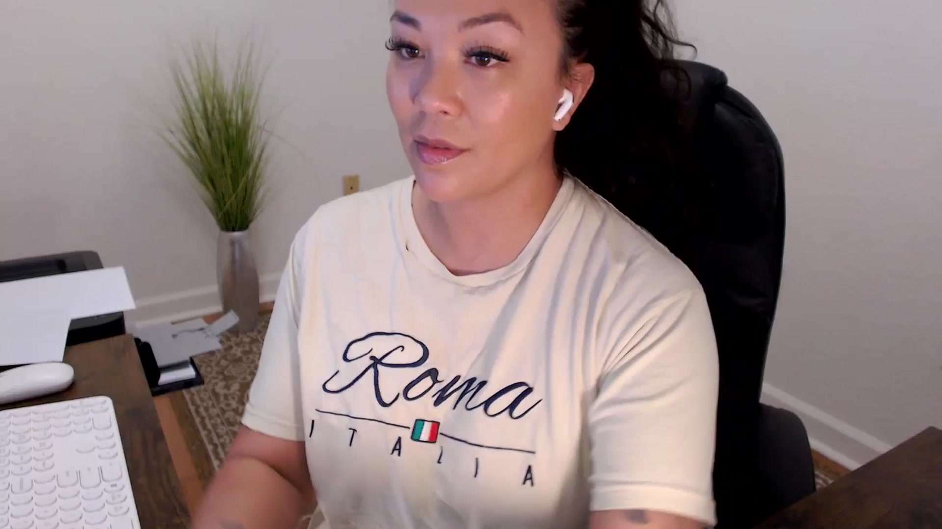 Gallery image thumbnail from MickaylaStar's myfreecams stream on, 02/12/2026, 18:56 image 4 of 20