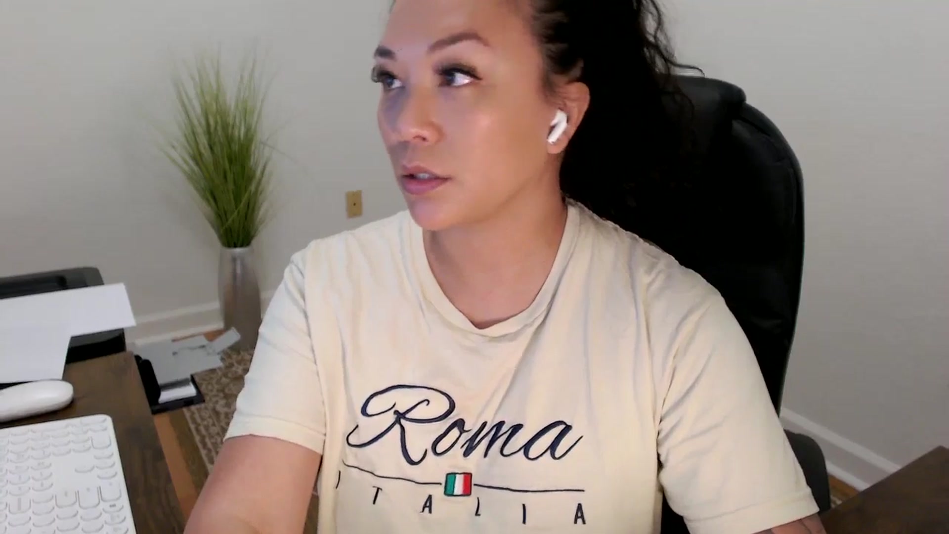 Gallery image thumbnail from MickaylaStar's myfreecams stream on, 02/12/2026, 18:56 image 7 of 20