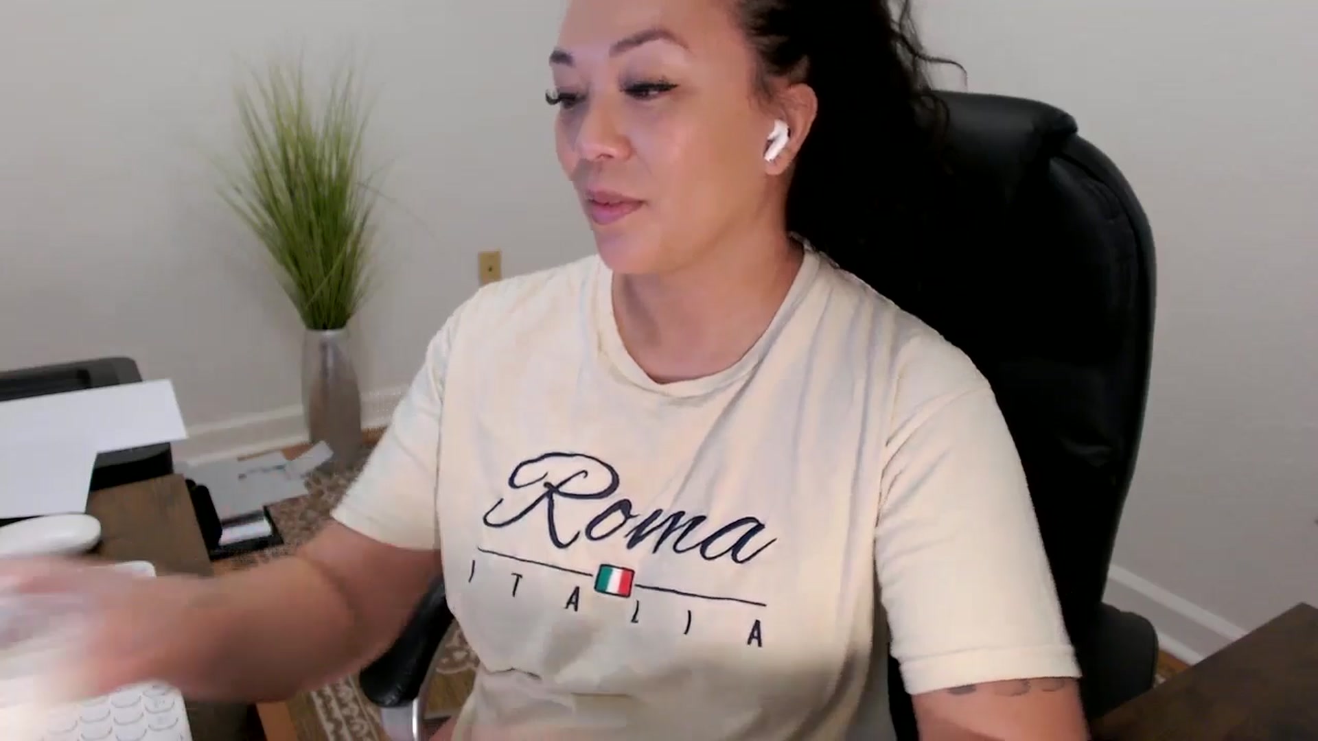 Gallery image thumbnail from MickaylaStar's myfreecams stream on, 02/12/2026, 18:56 image 9 of 20