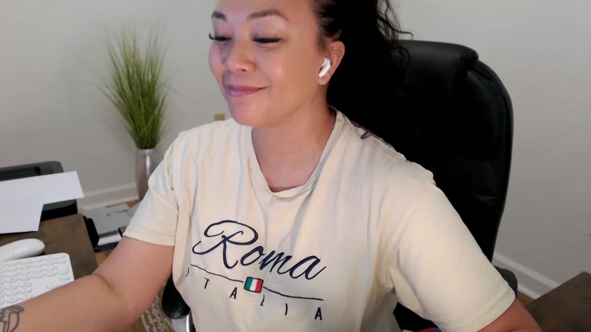 Gallery image thumbnail from MickaylaStar's myfreecams stream on, 02/12/2026, 18:56 image 13 of 20