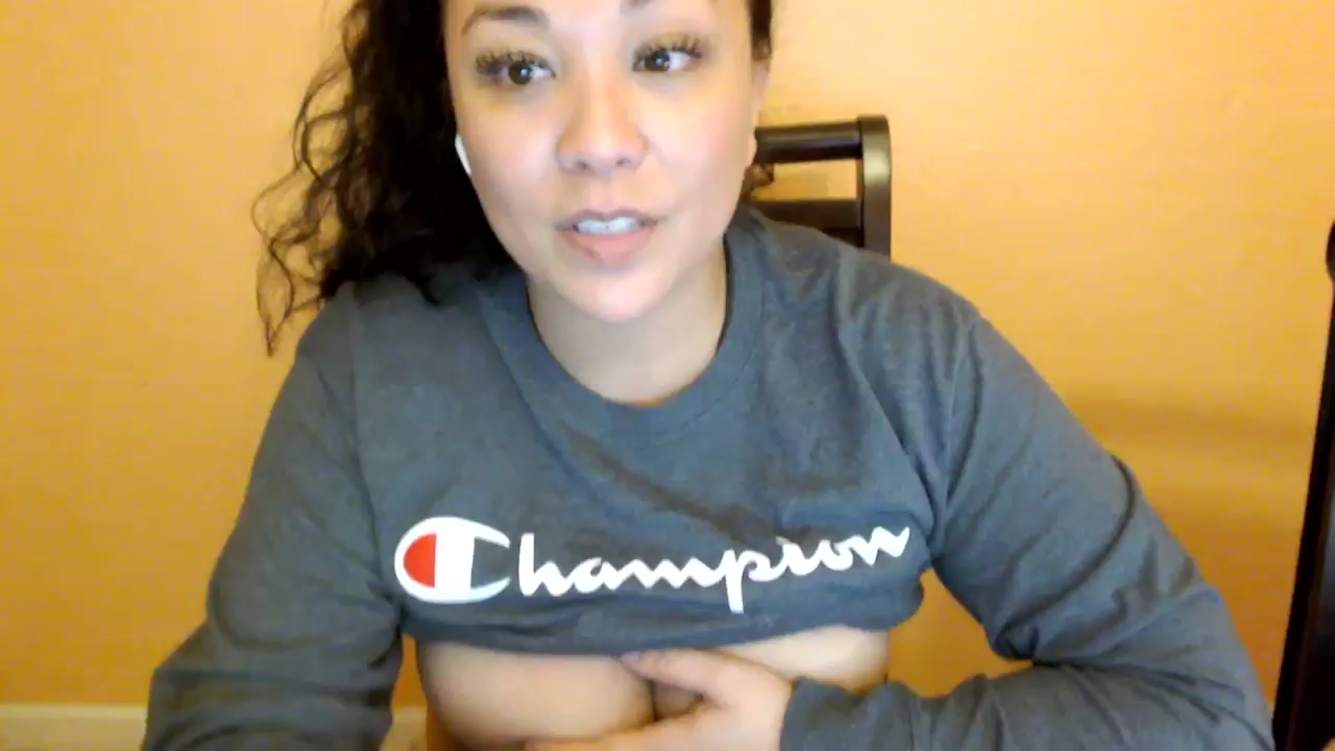 Gallery image thumbnail from MickaylaStar's myfreecams stream on, 02/19/2026, 24:00 image 1 of 20