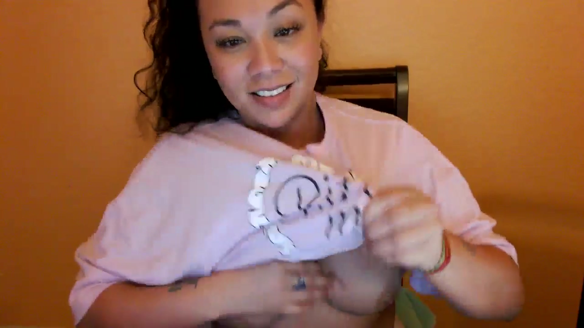 Gallery image thumbnail from MickaylaStar's myfreecams stream on, 02/19/2026, 02:50 image 5 of 20