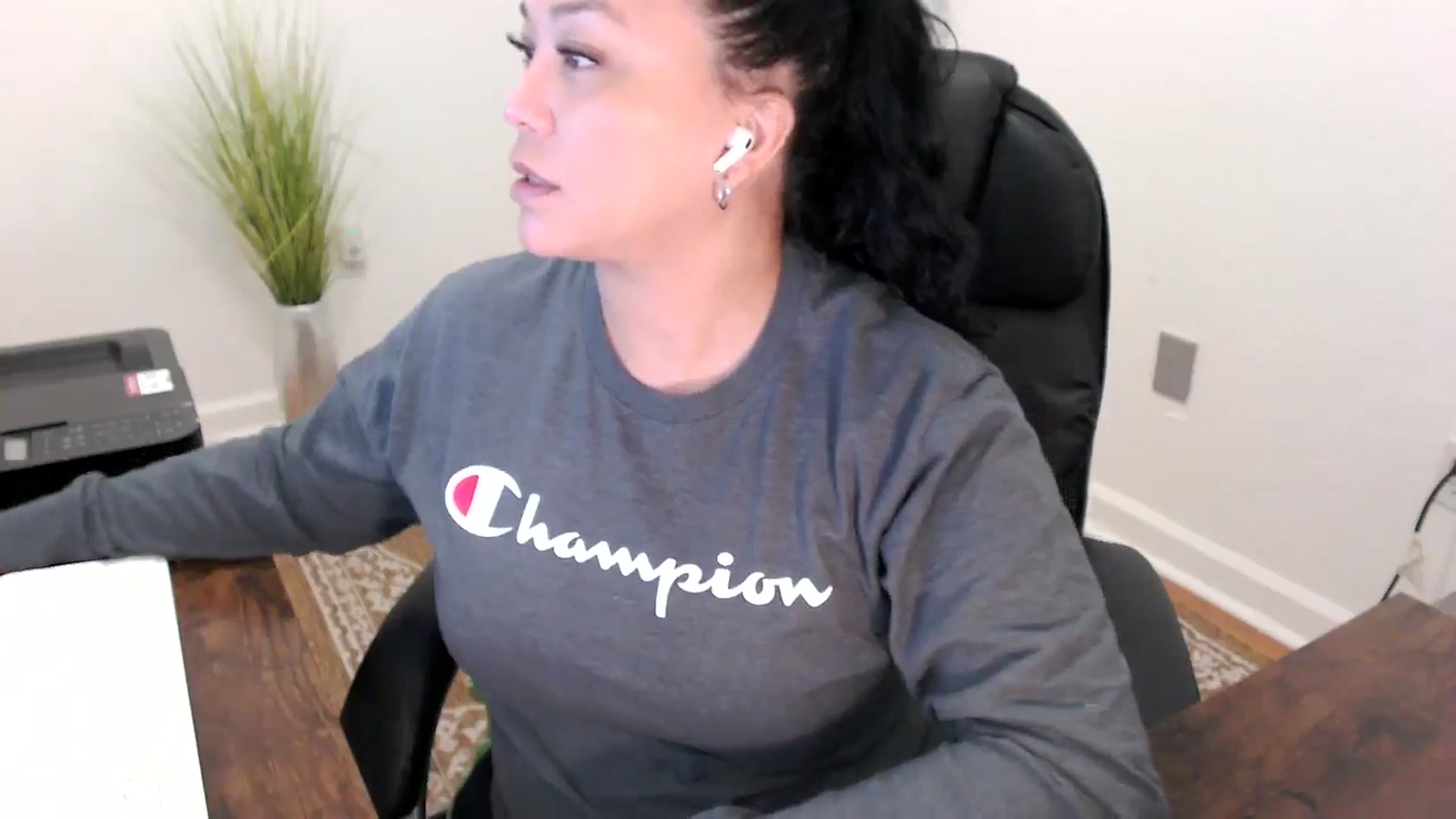 Gallery image thumbnail from MickaylaStar's myfreecams stream on, 02/24/2026, 16:54 image 10 of 20