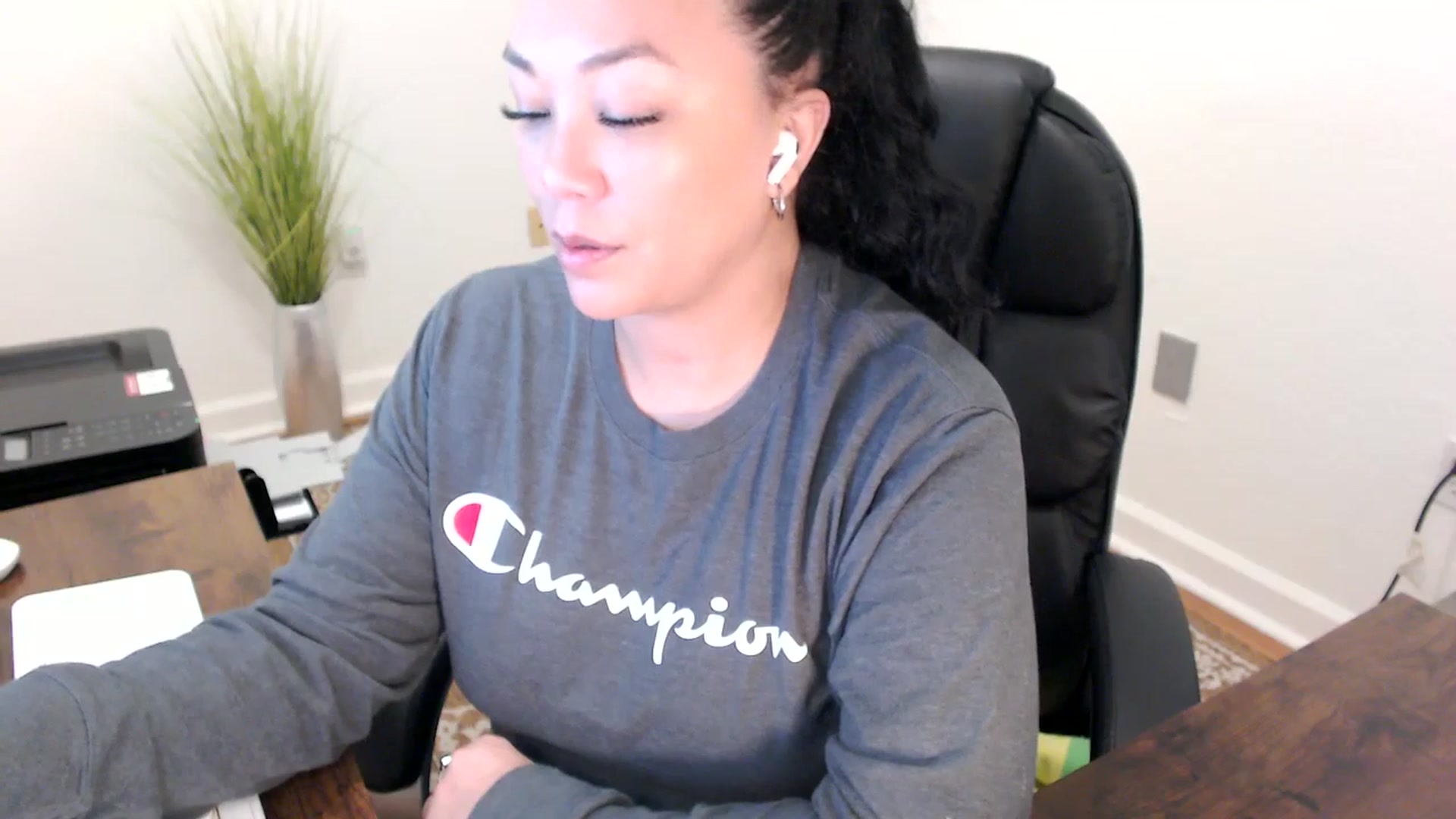 Gallery image thumbnail from MickaylaStar's myfreecams stream on, 02/24/2026, 16:54 image 18 of 20