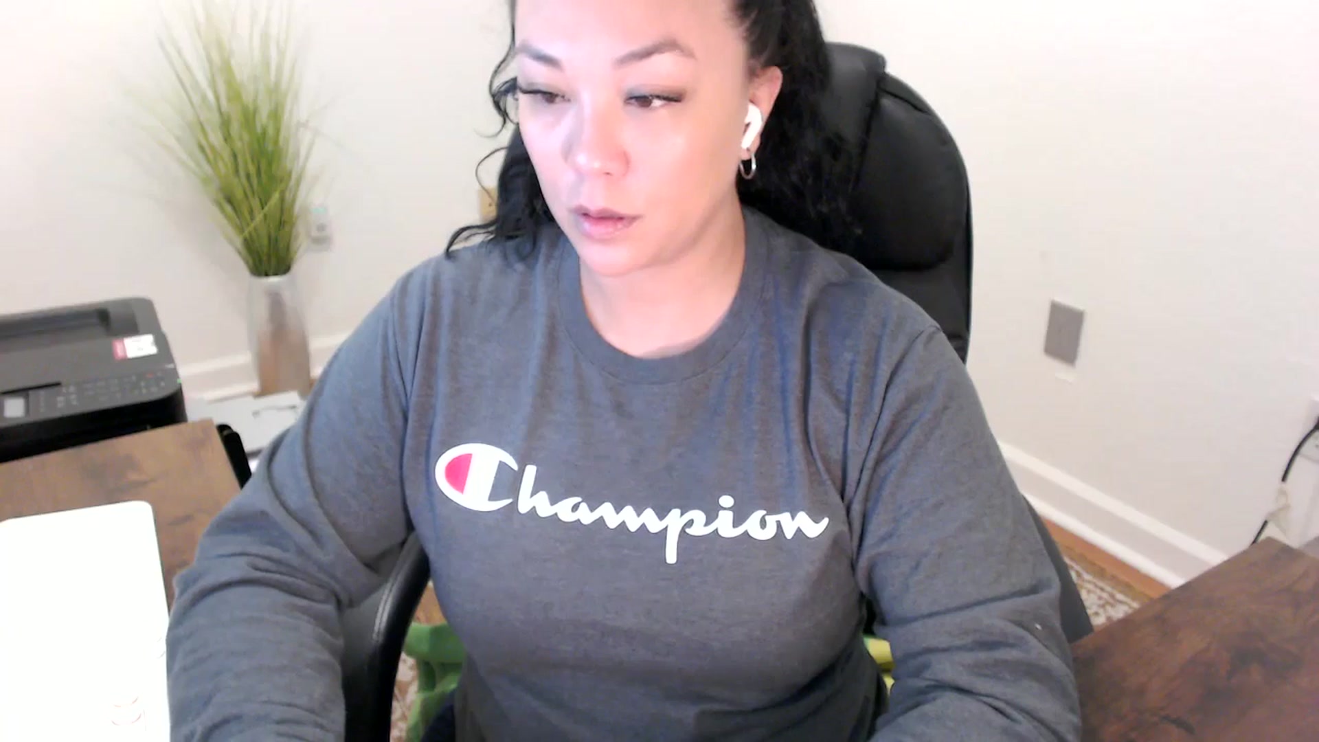 Gallery image thumbnail from MickaylaStar's myfreecams stream on, 02/24/2026, 16:54 image 8 of 20