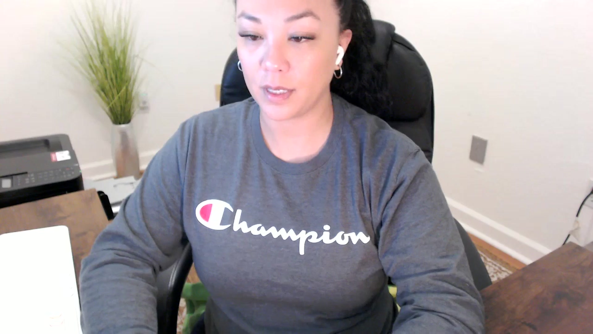 Gallery image thumbnail from MickaylaStar's myfreecams stream on, 02/24/2026, 16:54 image 12 of 20