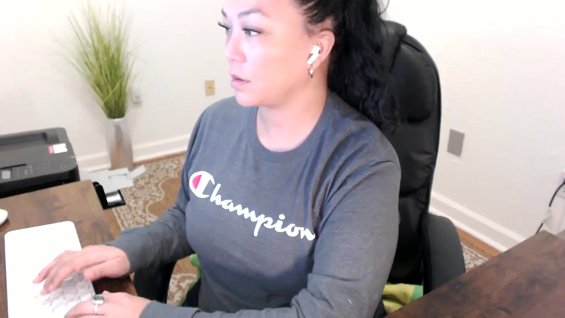 Gallery image thumbnail from MickaylaStar's myfreecams stream on, 02/24/2026, 16:54 image 17 of 20